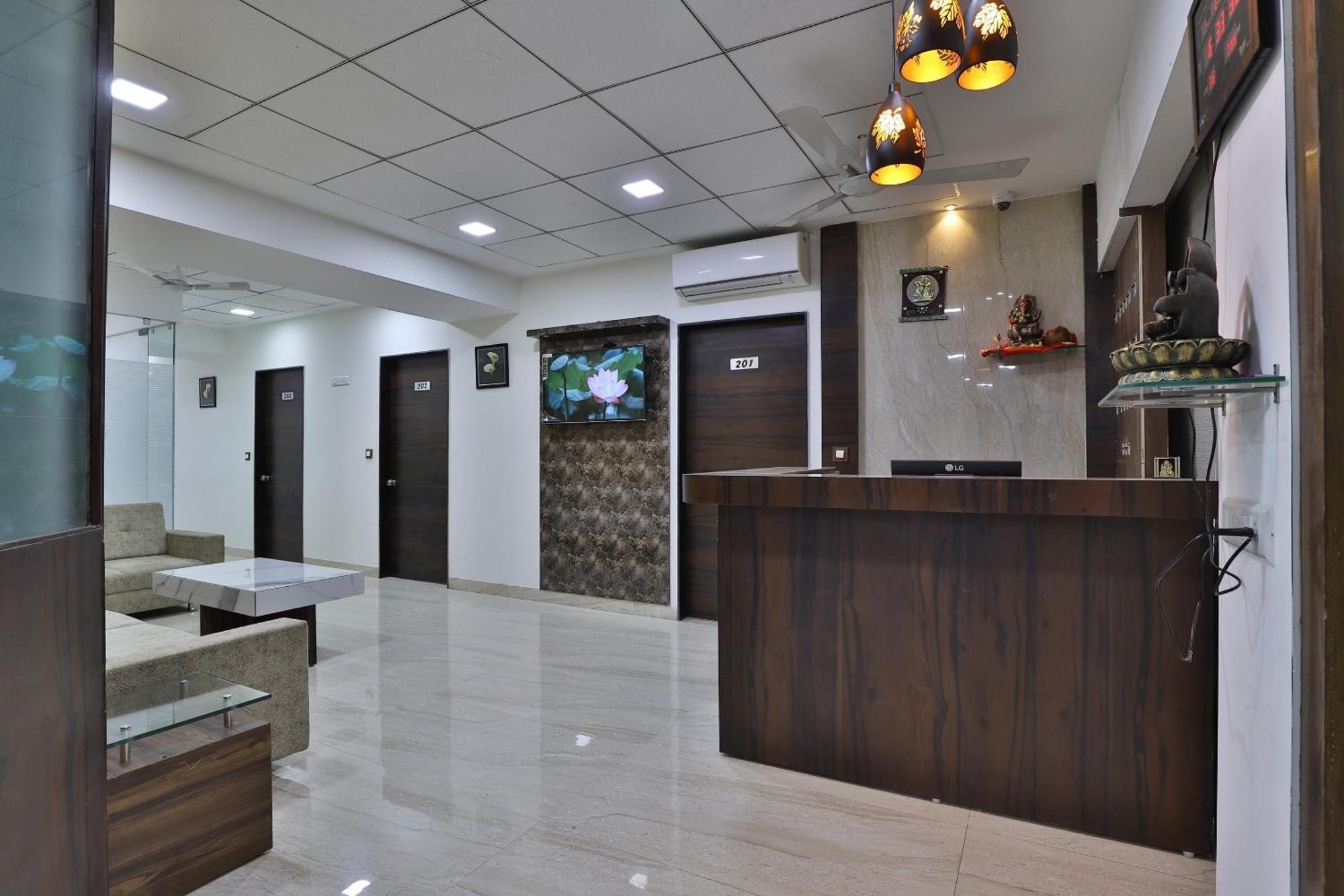 Collection O Acropole 3* Ahmedabad