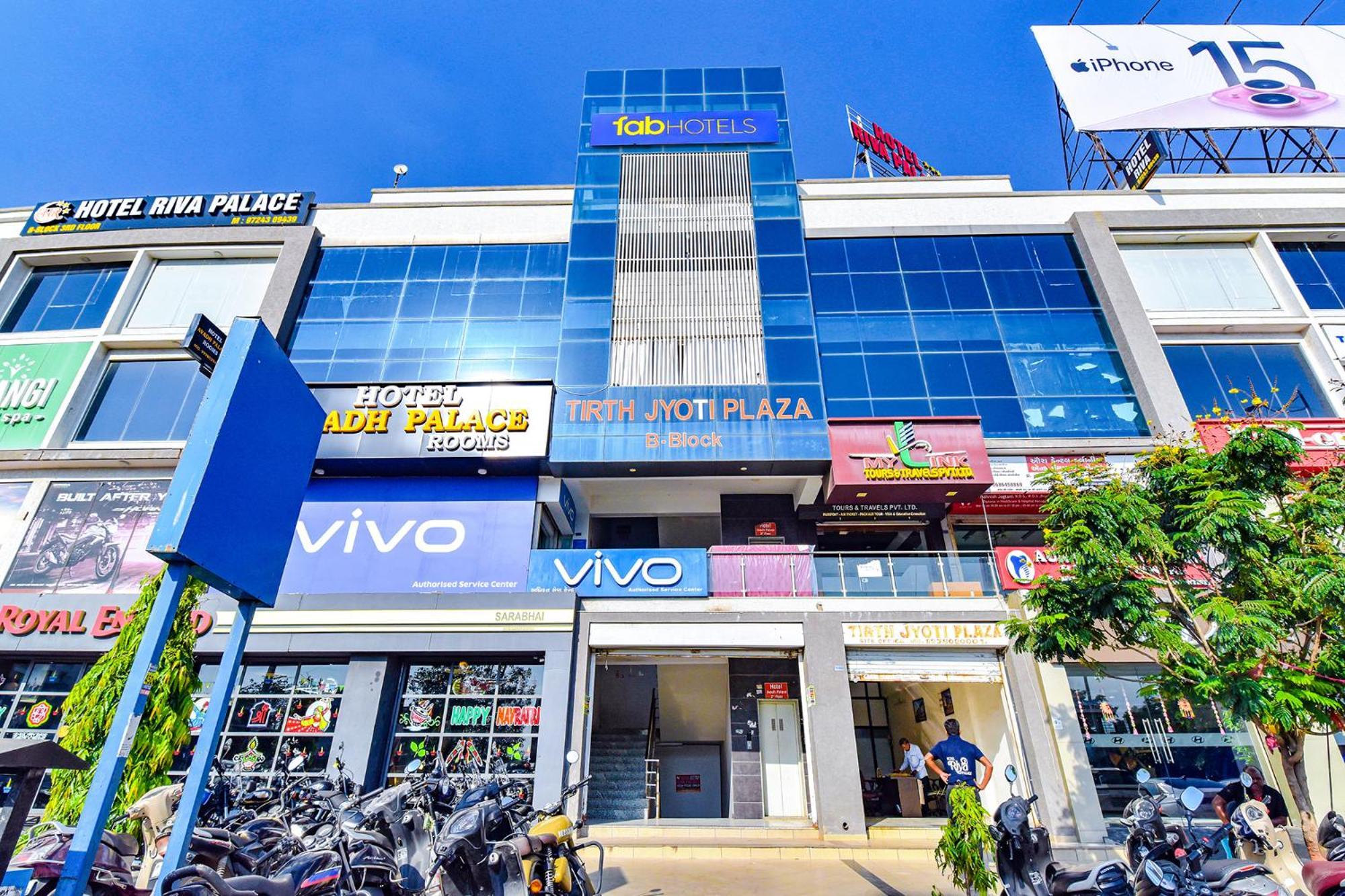 Fabhotel Avadh Palace Hotel
