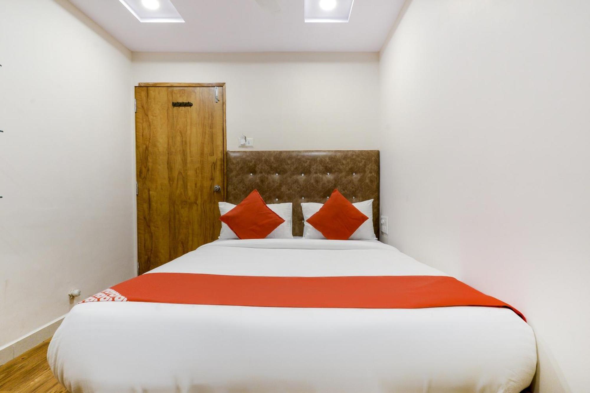 Hotel Super Oyo Safari 3*
