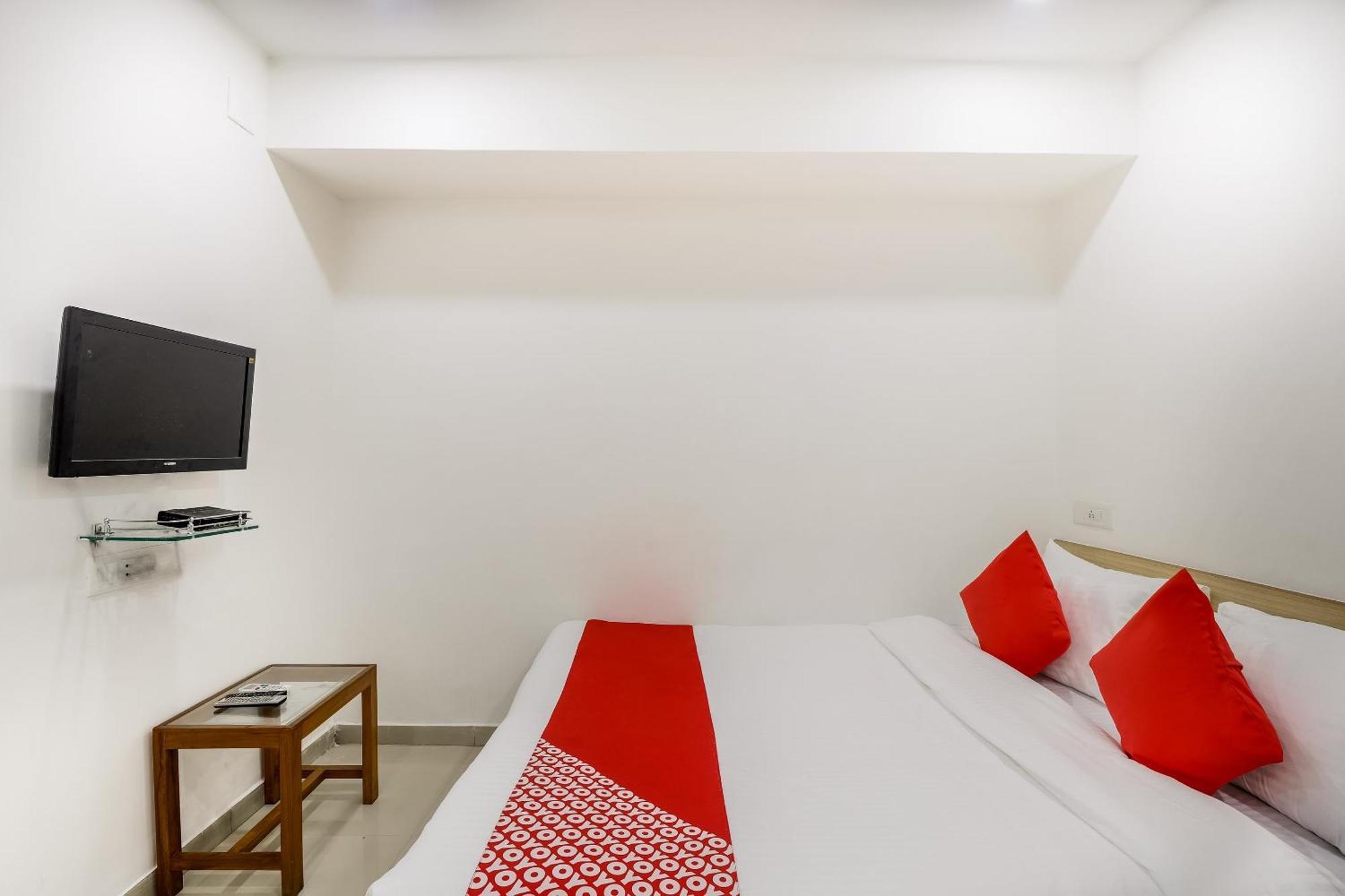 Hotel Oyo D Veeray 3*
