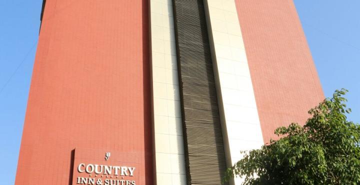 Bloomsuites L Ahmedabad