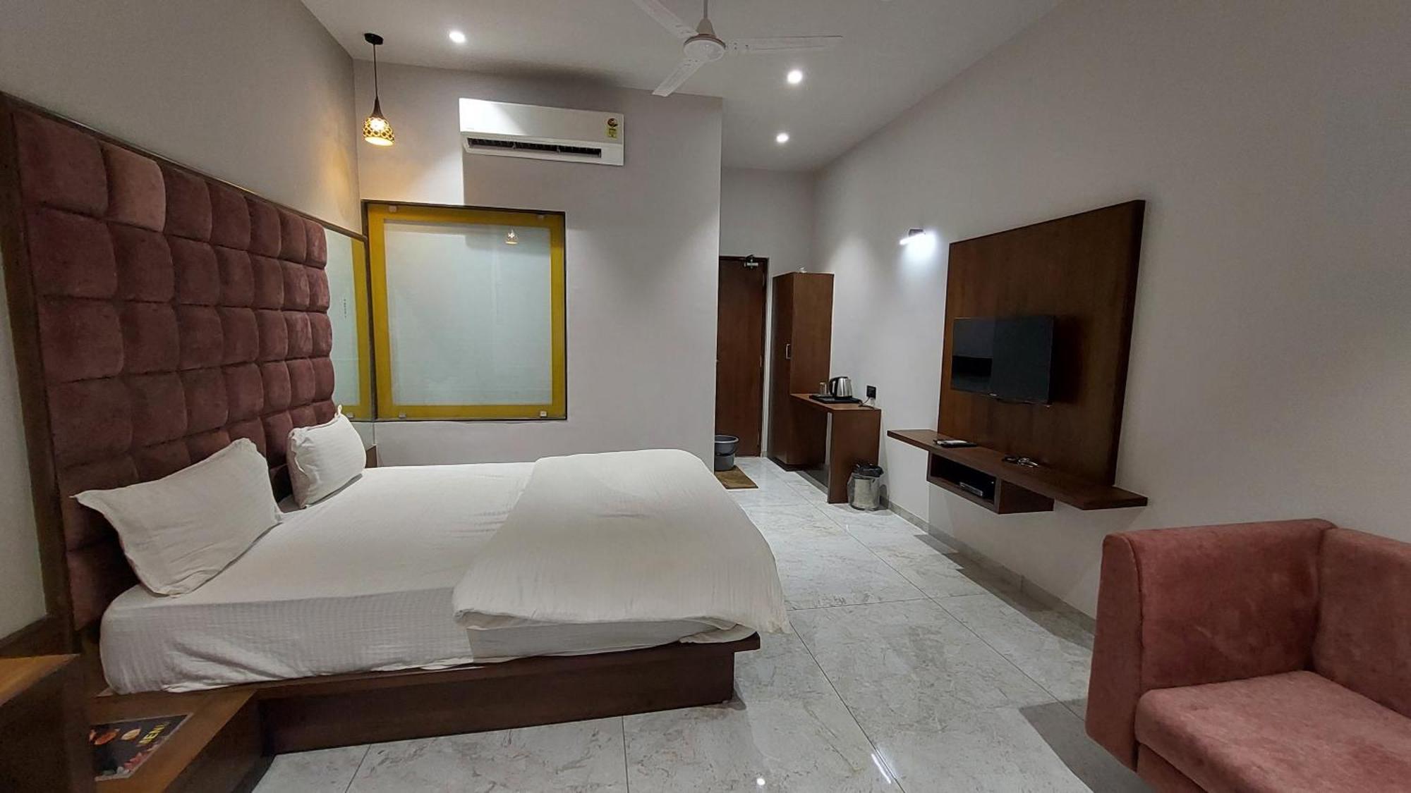 Sparsh - Chandkheda Hotel 4*