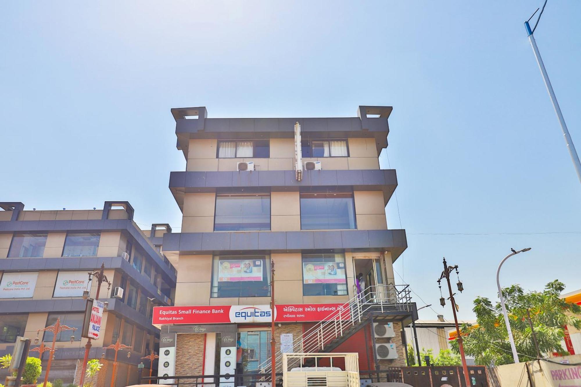 Oyo Flagship 2591 Anjani Palace 3*