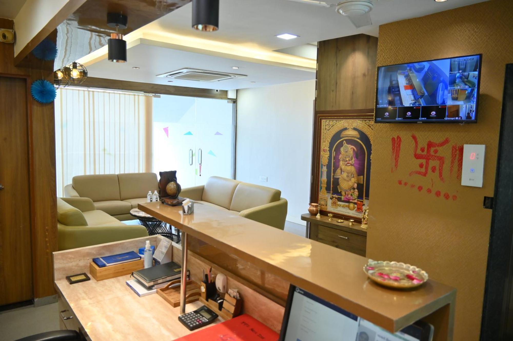 Royal Ican Sindhubhavan Road Hotel Ahmedabad