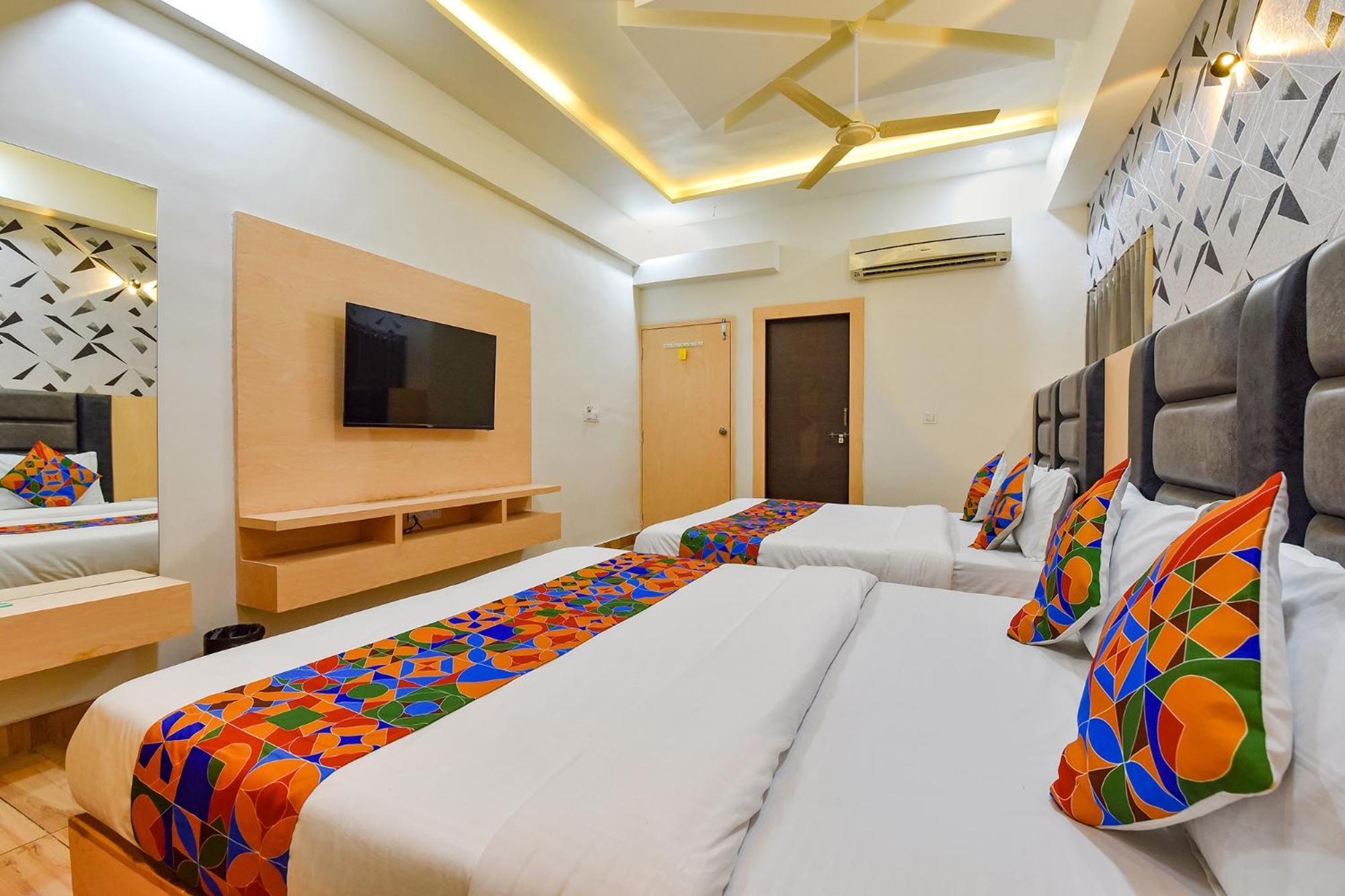 Hotel Fabhotel Symphony Grand 3*