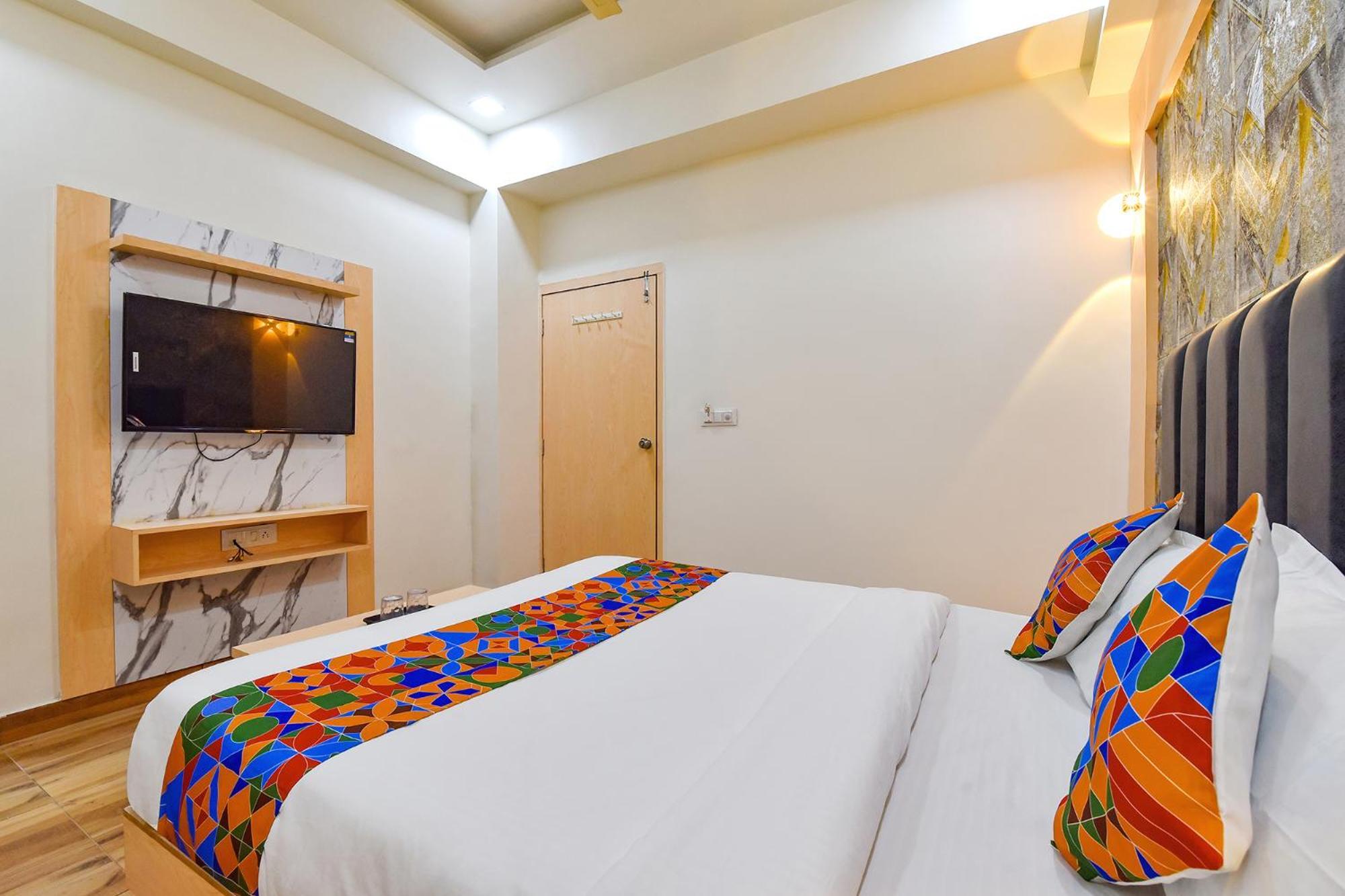 Fabhotel Symphony Grand 3*