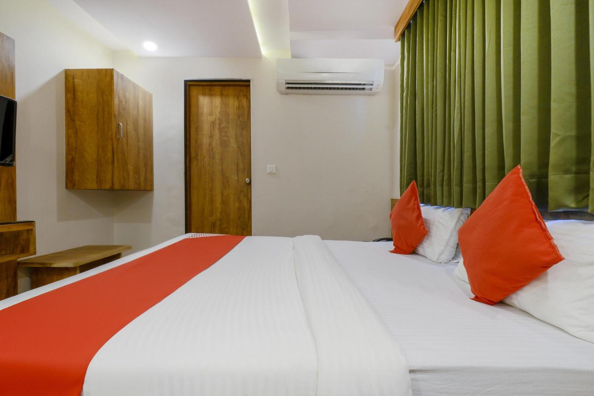 Super Oyo Safari Hotel Ahmedabad
