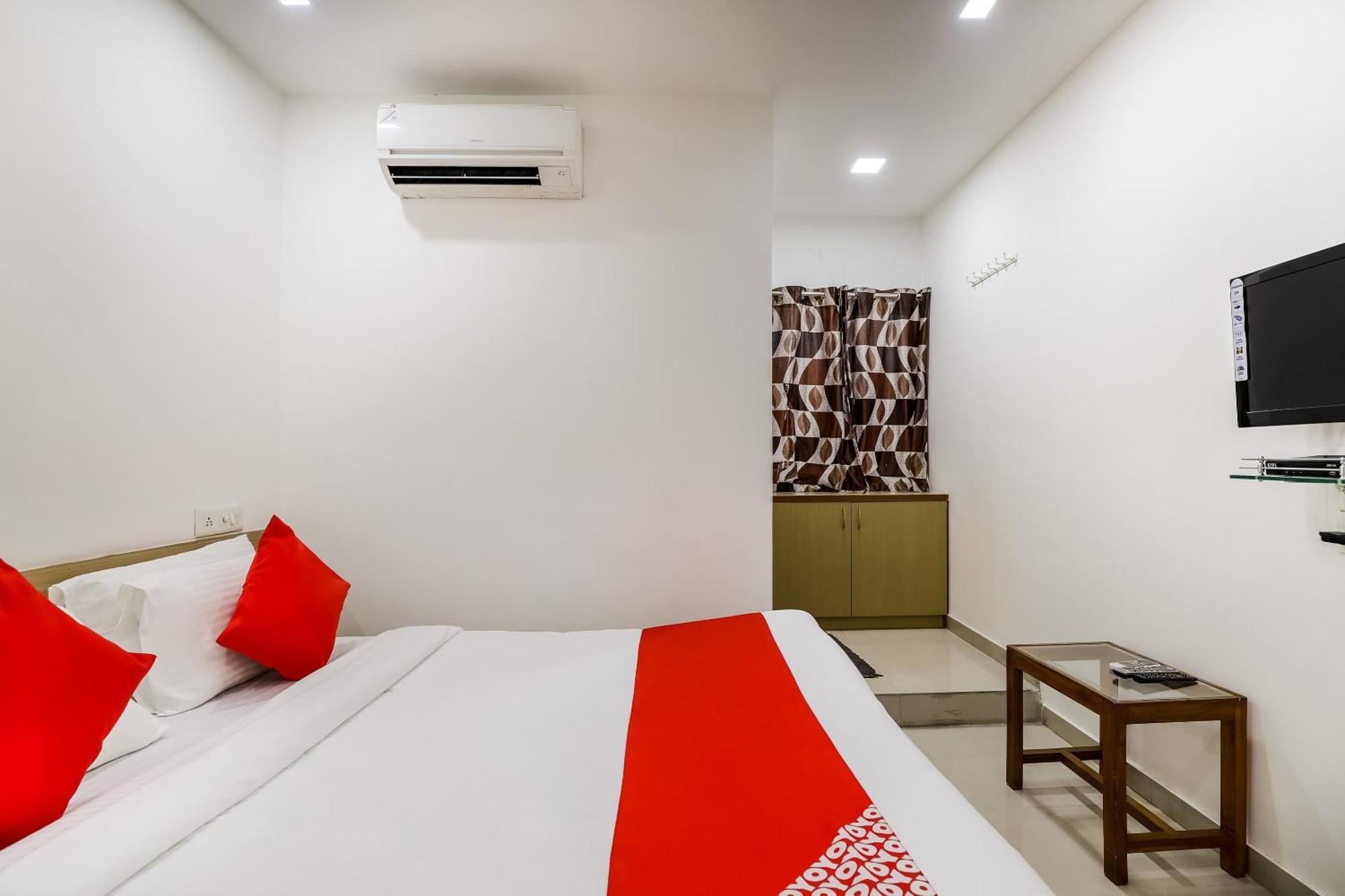 Oyo D Veeray Hotel 3*
