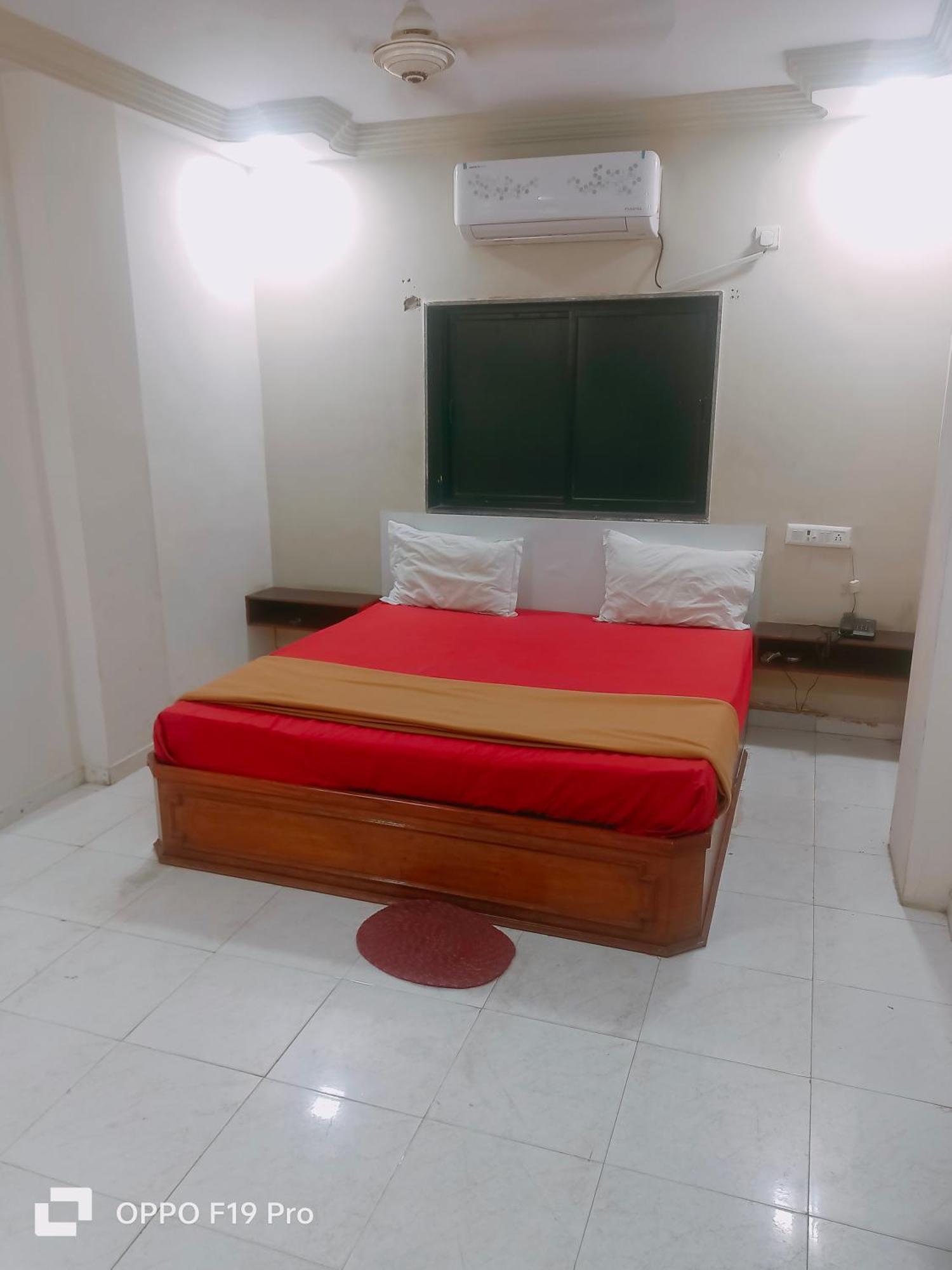 Sarovar Narol Guest house *