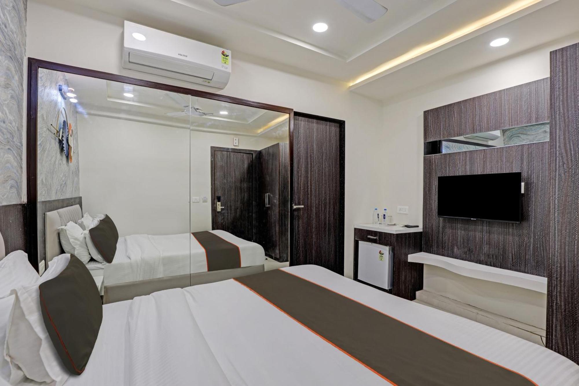 Collection O Alpha One Ahmedabad