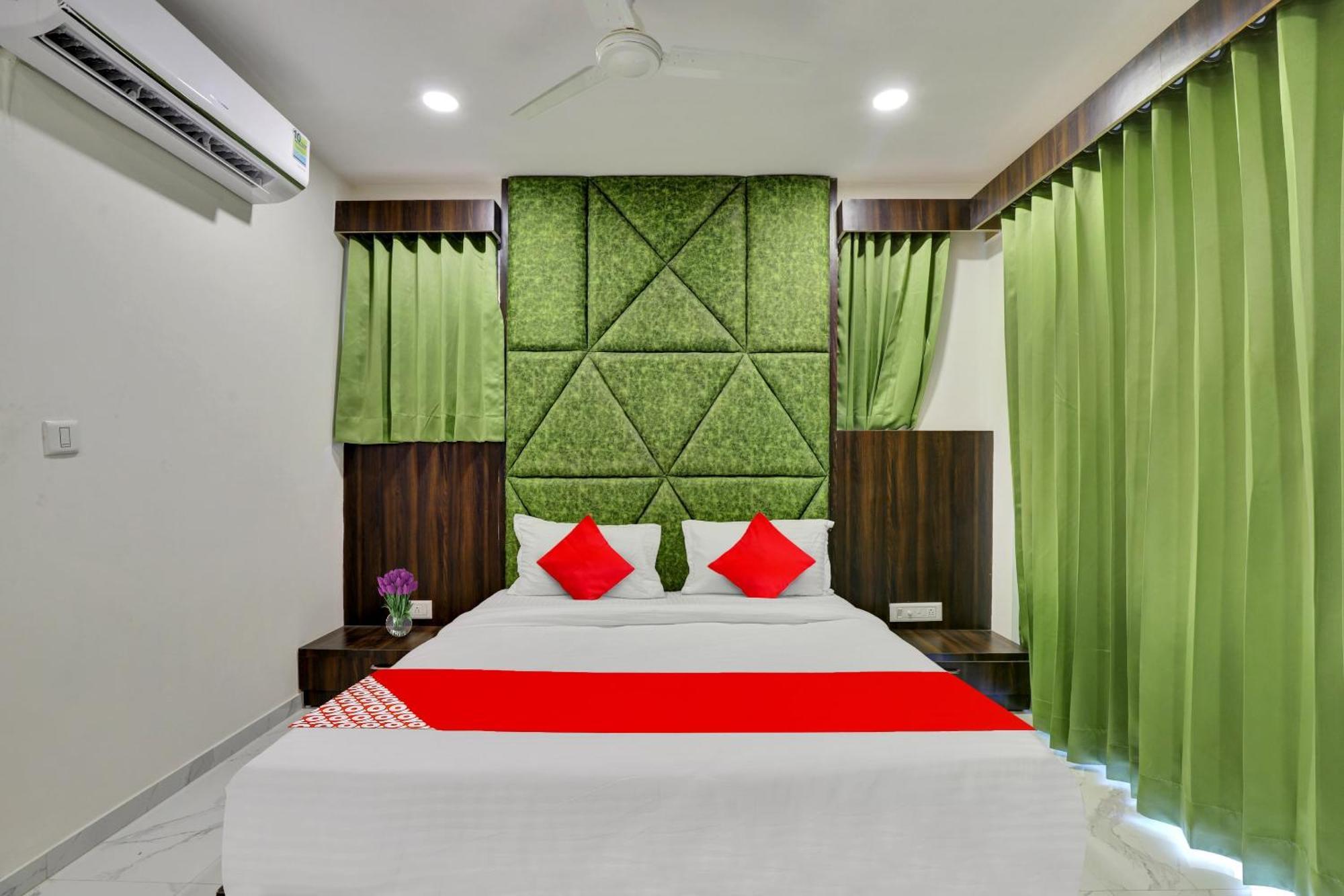 Hotel O 4*
