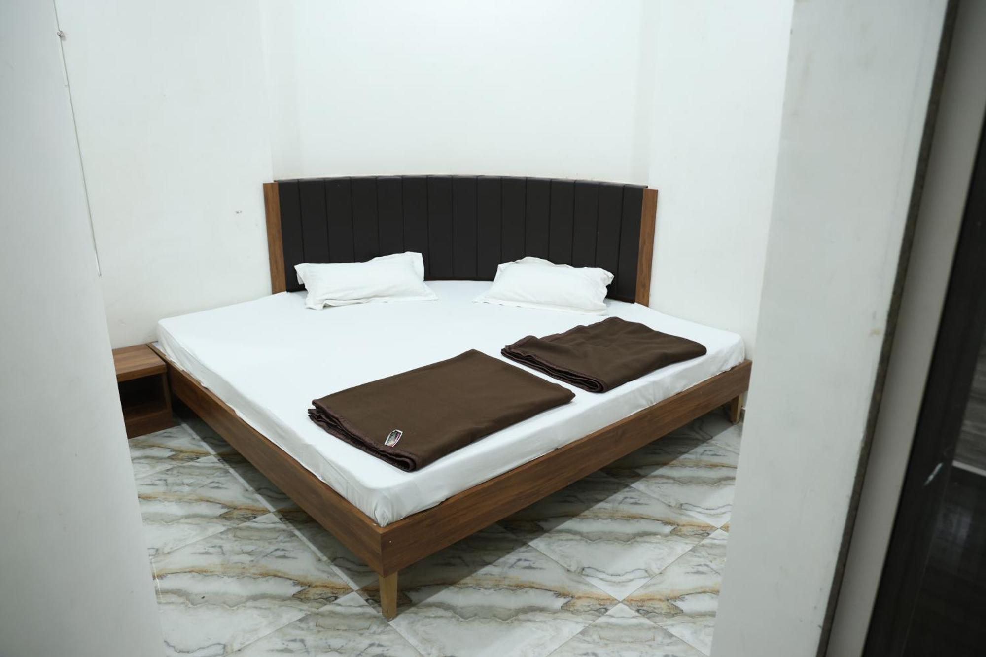 Hotel Aaram Kalupur Ahmedabad