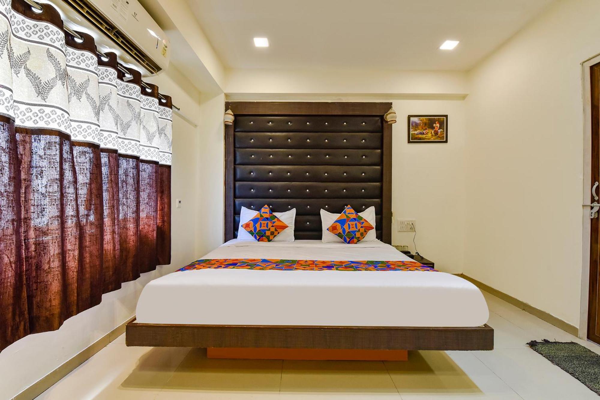 Fabhotel Crystal Ii - Paldi Char Rasta Ahmedabad