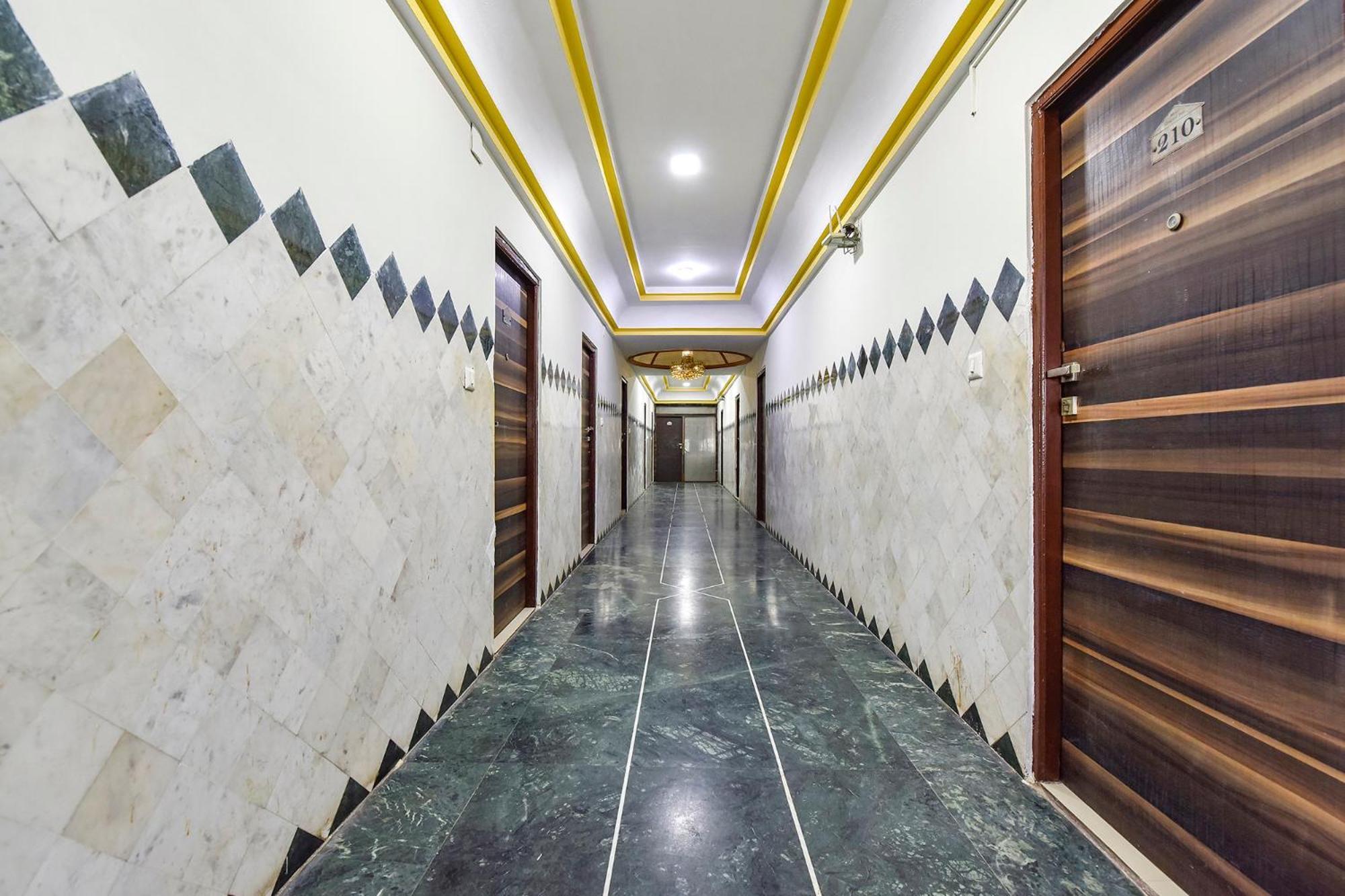 Fabhotel Crystal Ii - Paldi Char Rasta Ahmedabad