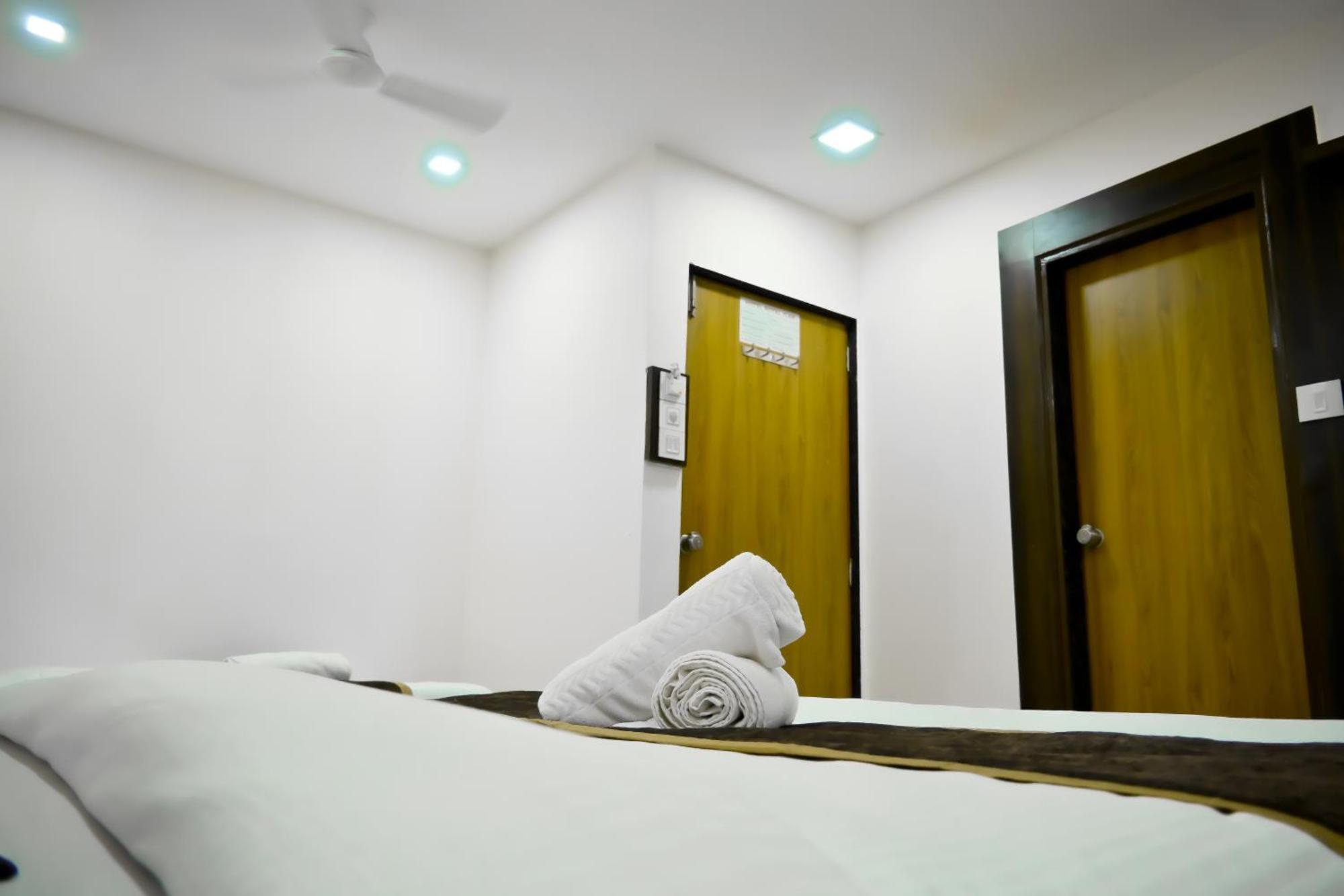 Royal Ican Sindhubhavan Road 2*