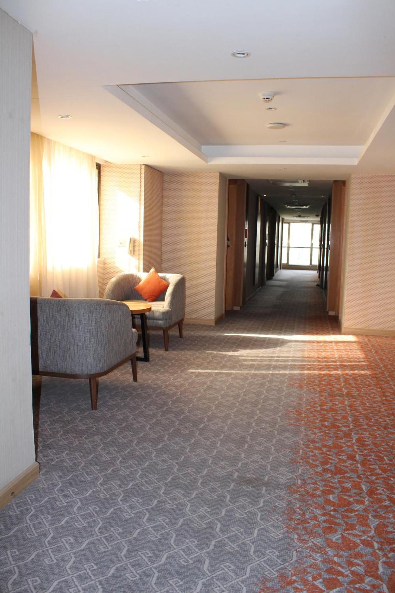 Pride Plaza Hotel, Ahmedabad