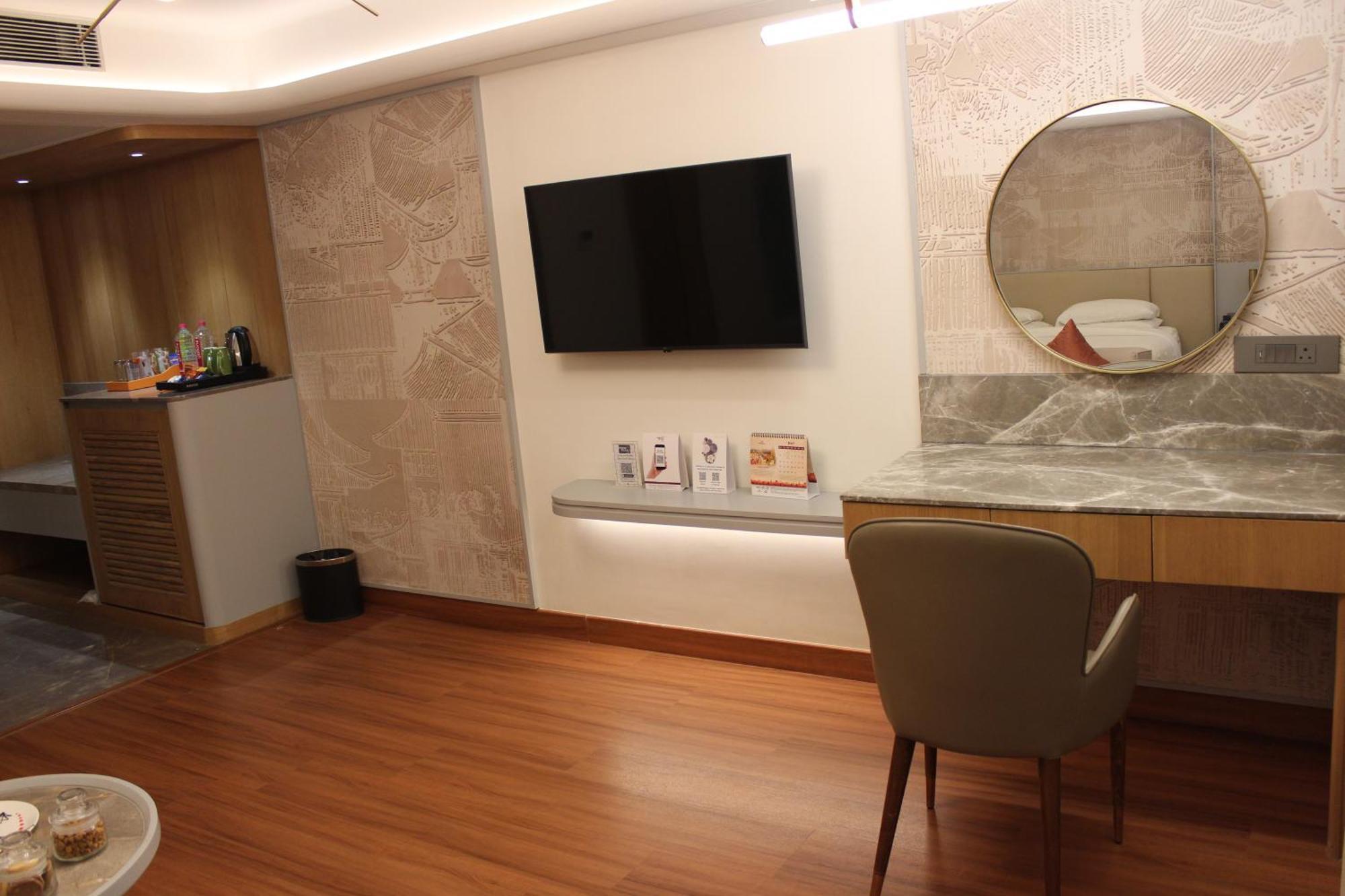 Hotel Pride Plaza Hotel, 5*