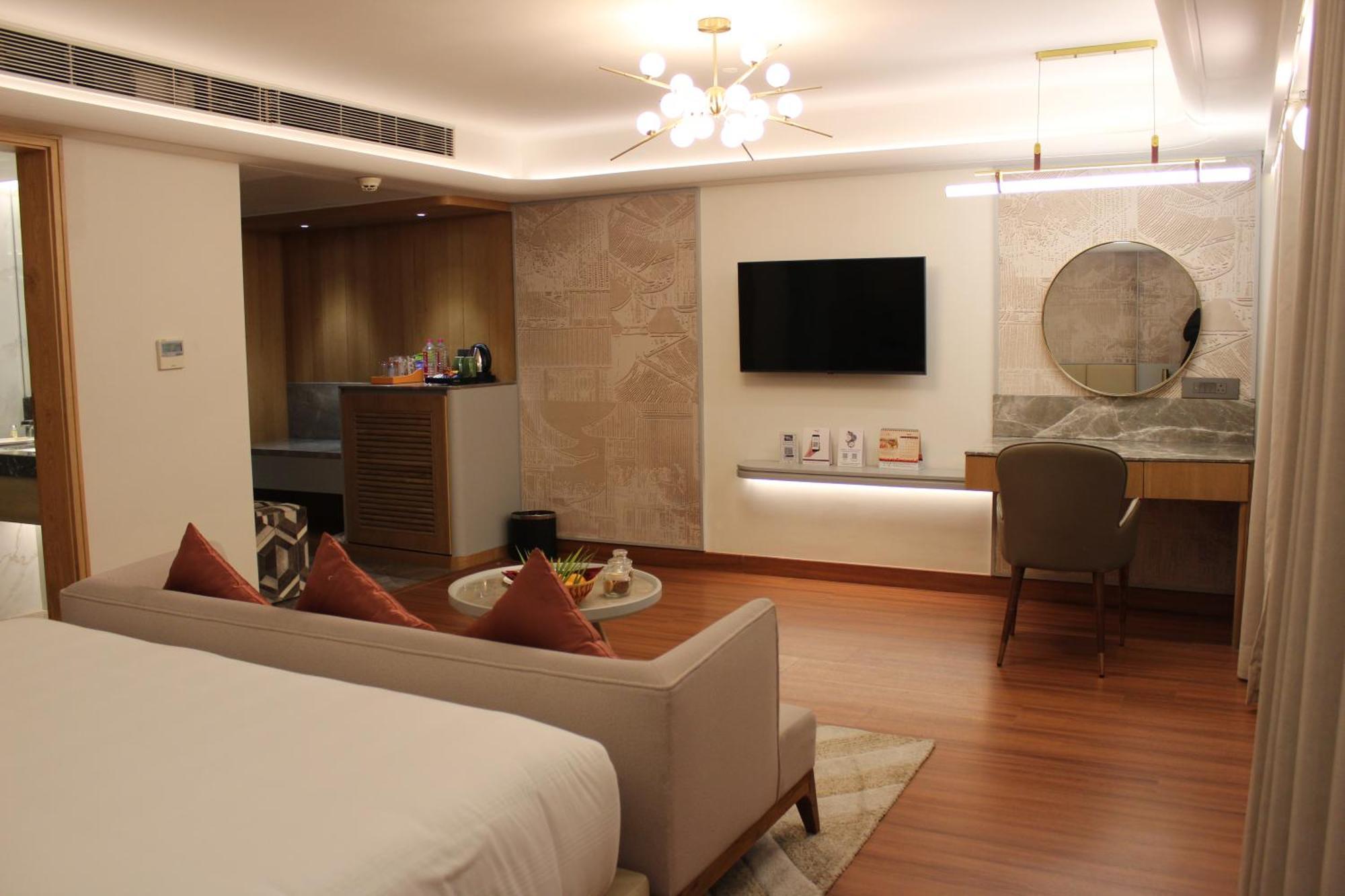 Pride Plaza Hotel, Hotel Ahmedabad