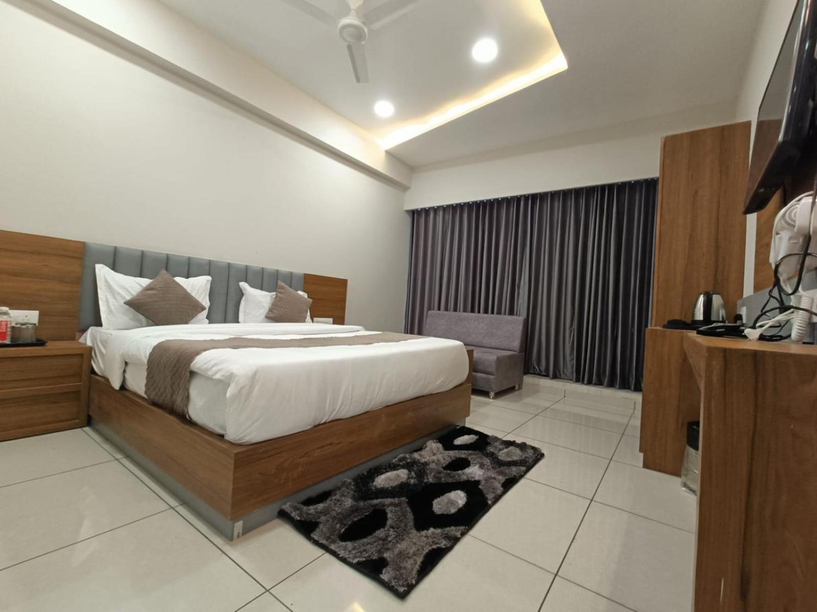Fabhotel Asiana Hotel