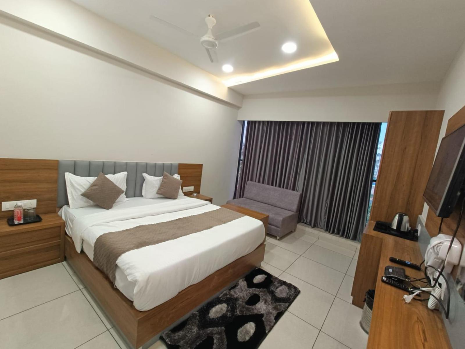 Hotel Fabhotel Asiana Ahmedabad