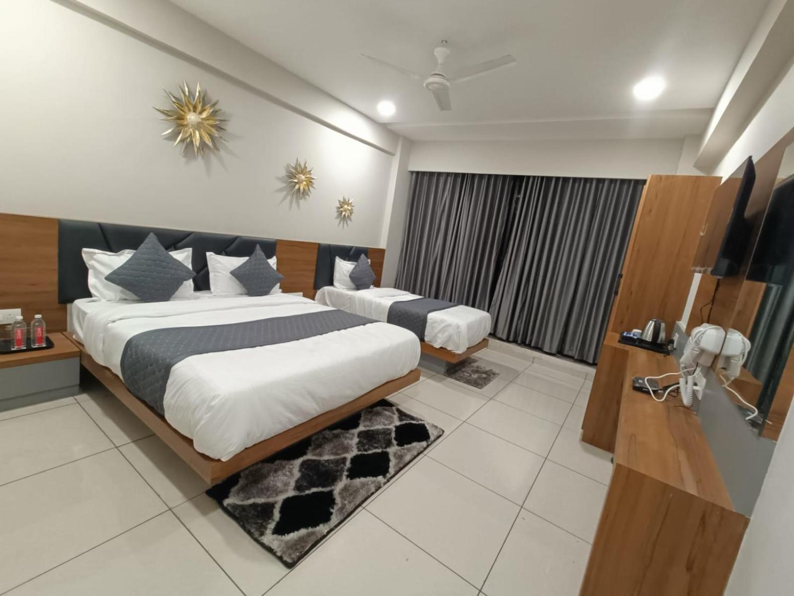 Fabhotel Asiana Ahmedabad