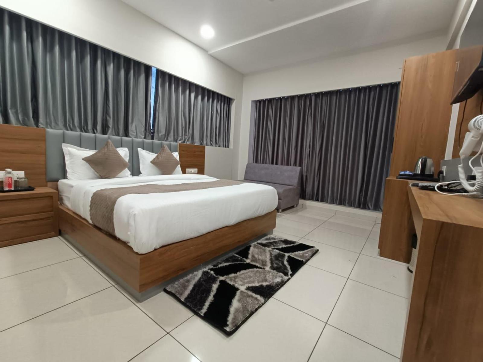 Hotel Fabhotel Asiana