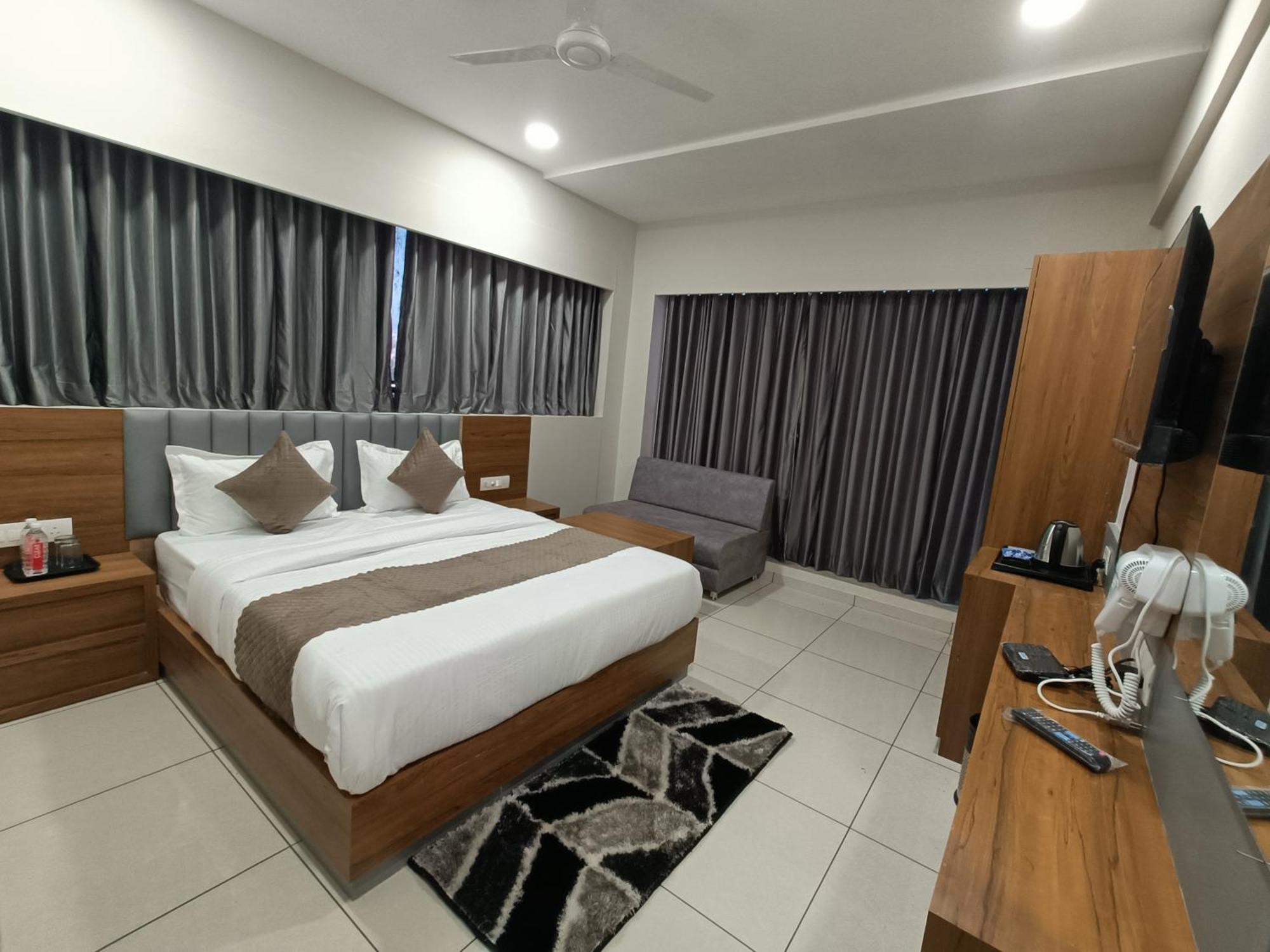 Hotel Fabhotel Asiana