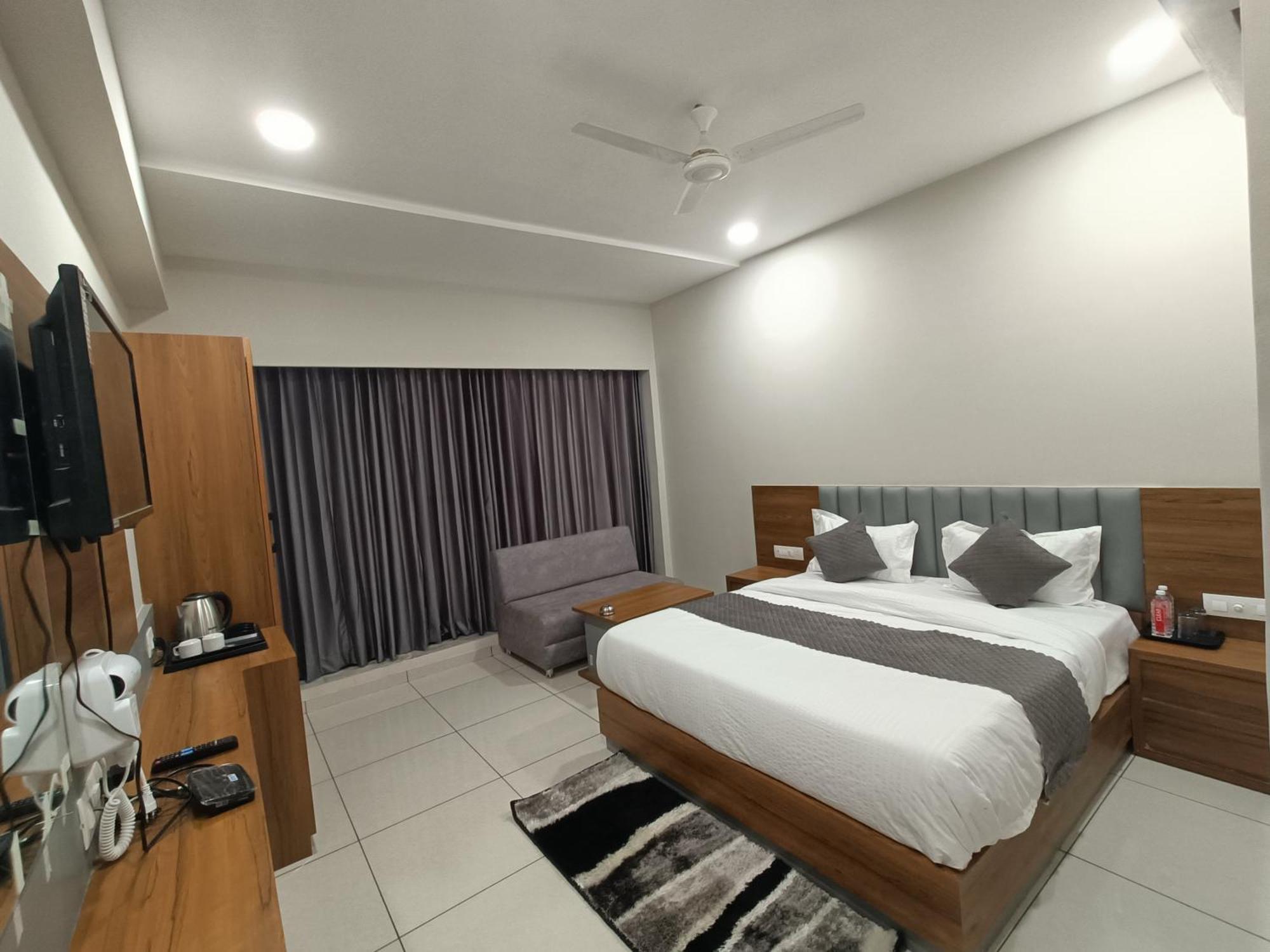 Fabhotel Asiana Hotel