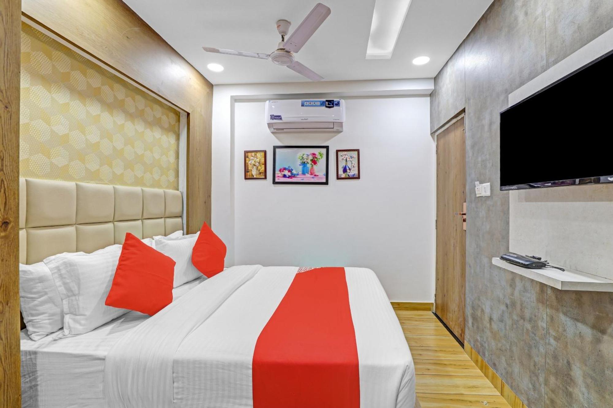 O R S Palace Hotel Ahmedabad