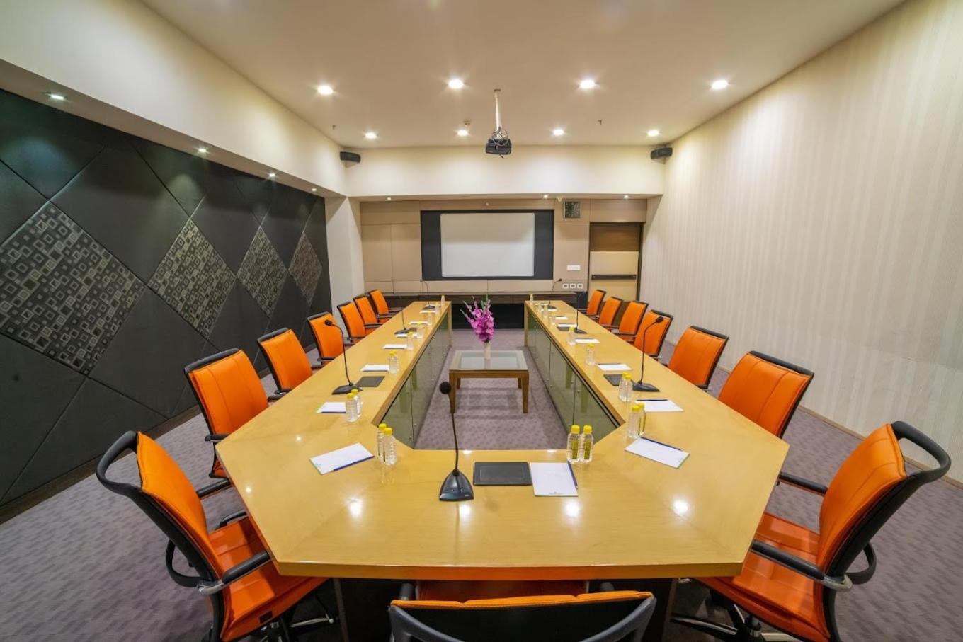 Narayani Heights, 4* Ahmedabad