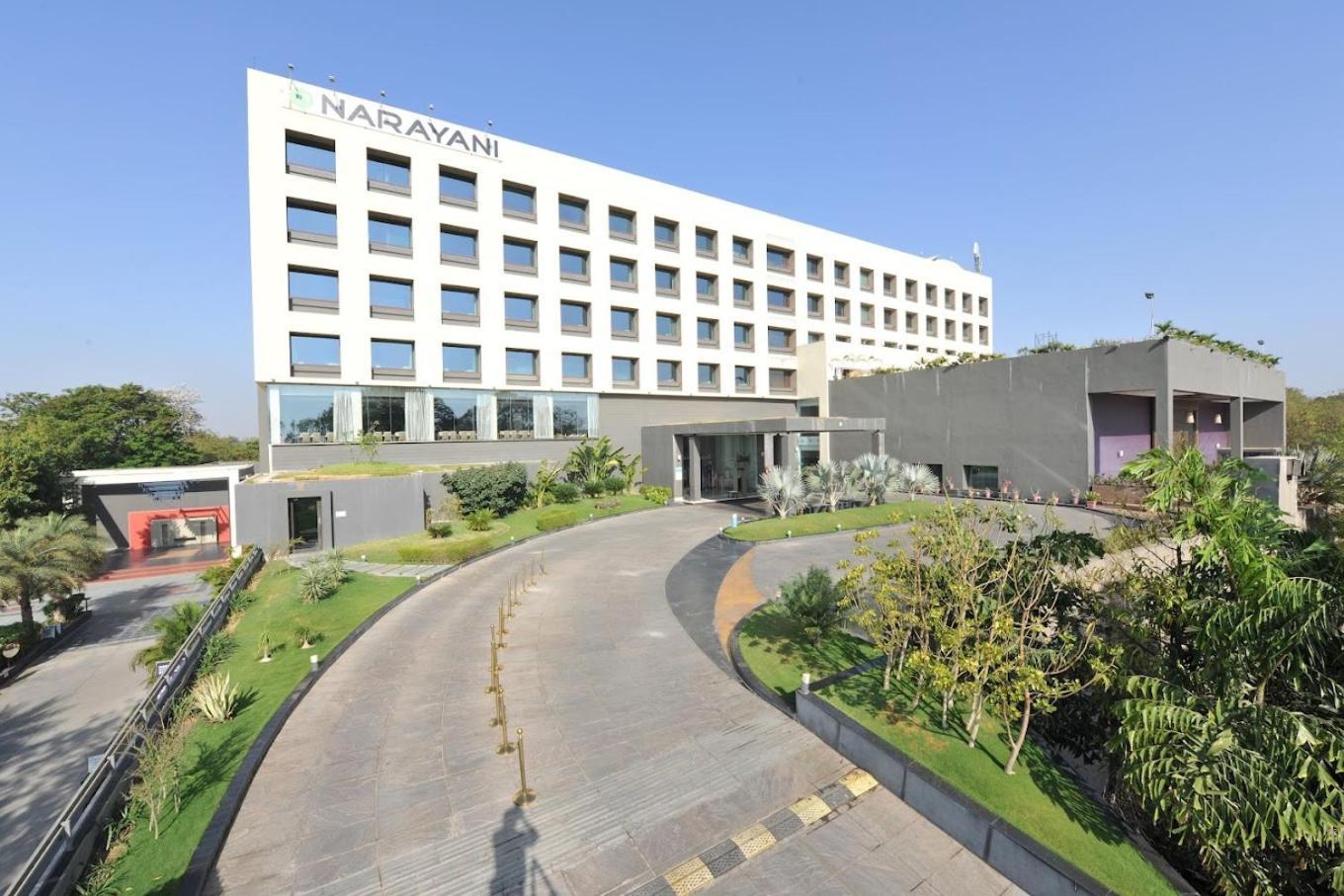 Narayani Heights, Hotel 4*