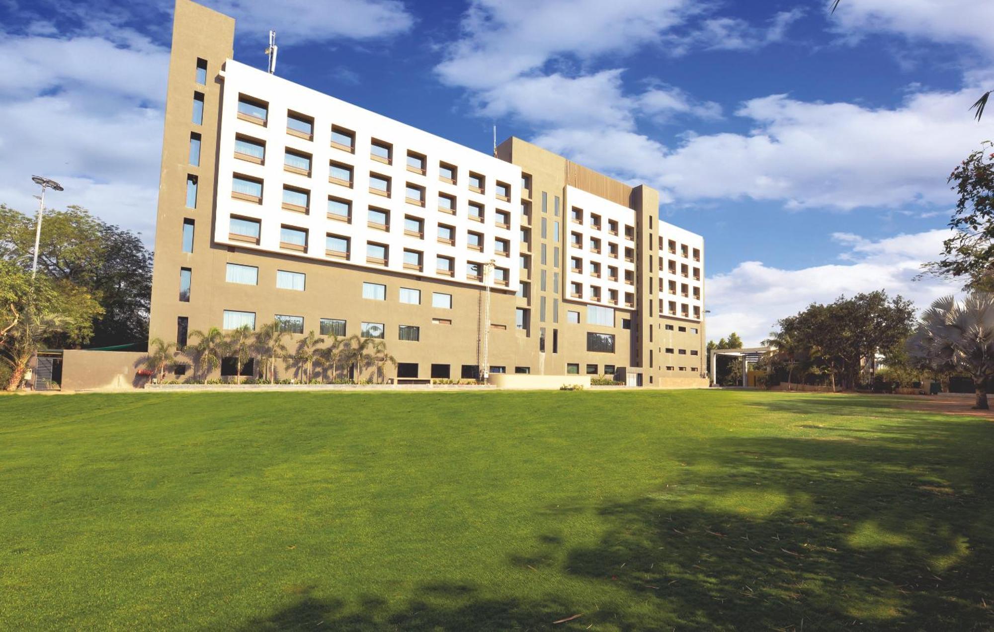 Narayani Heights, Hotel Ahmedabad