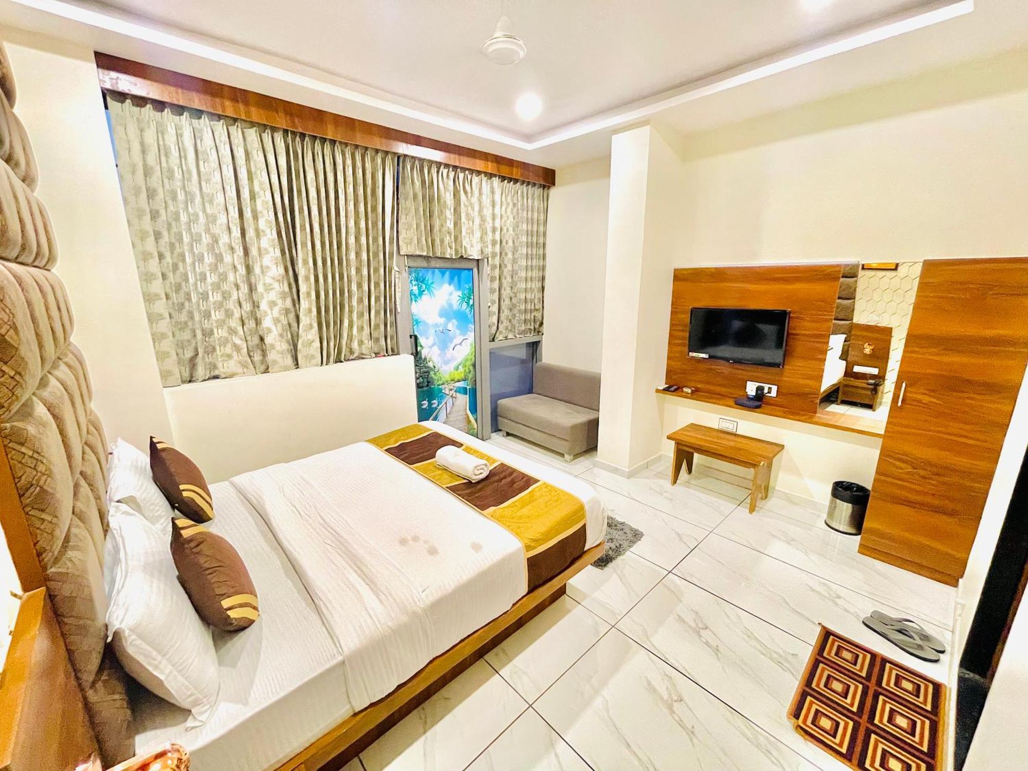 Avenue * Ahmedabad
