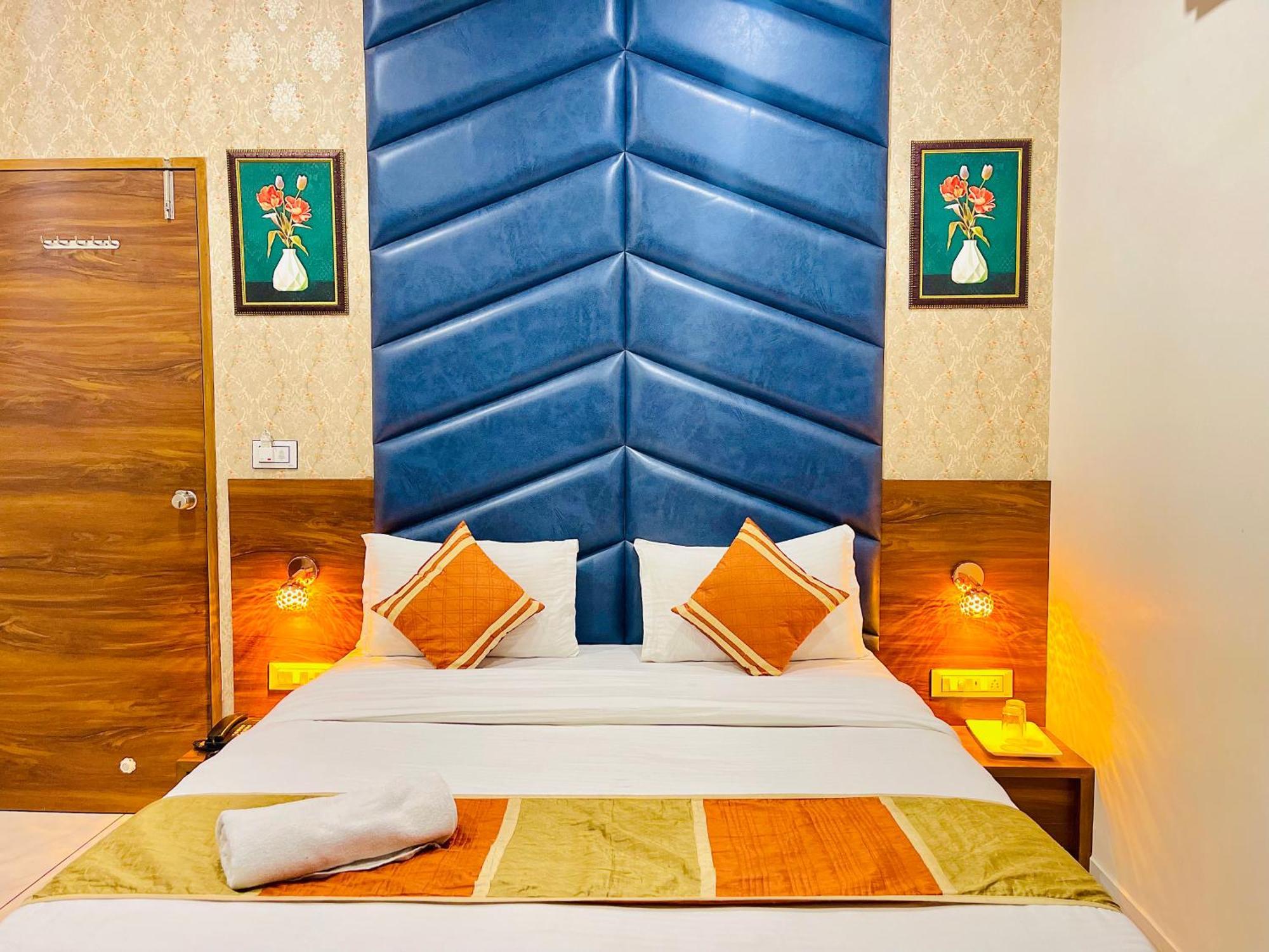 Avenue Hotel