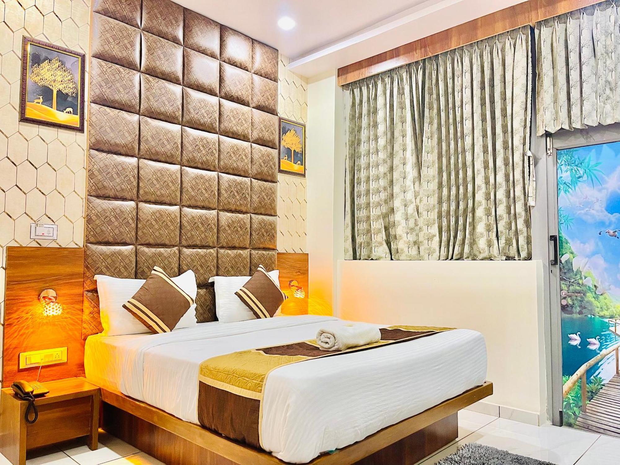 Avenue Hotel