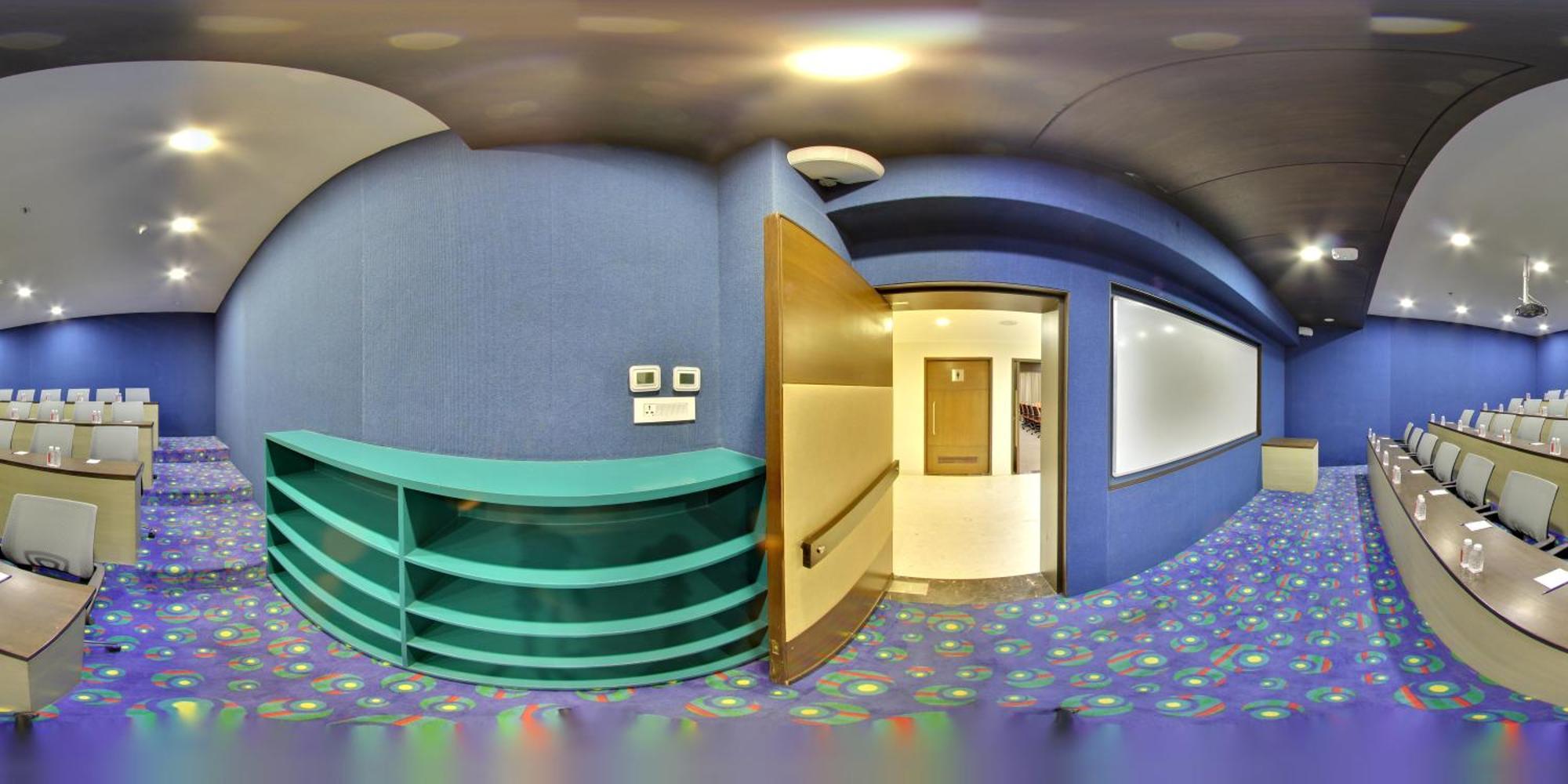 Narayani Heights, Hotel