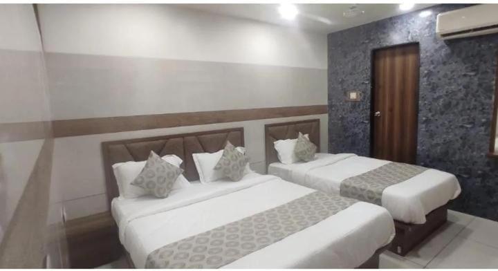 Royal Sky 3*