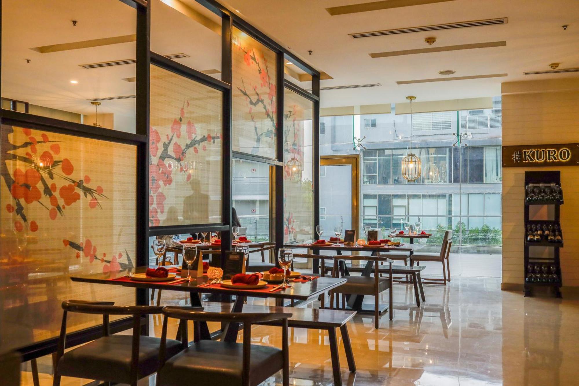 Hotel Renaissance Ahmedabad