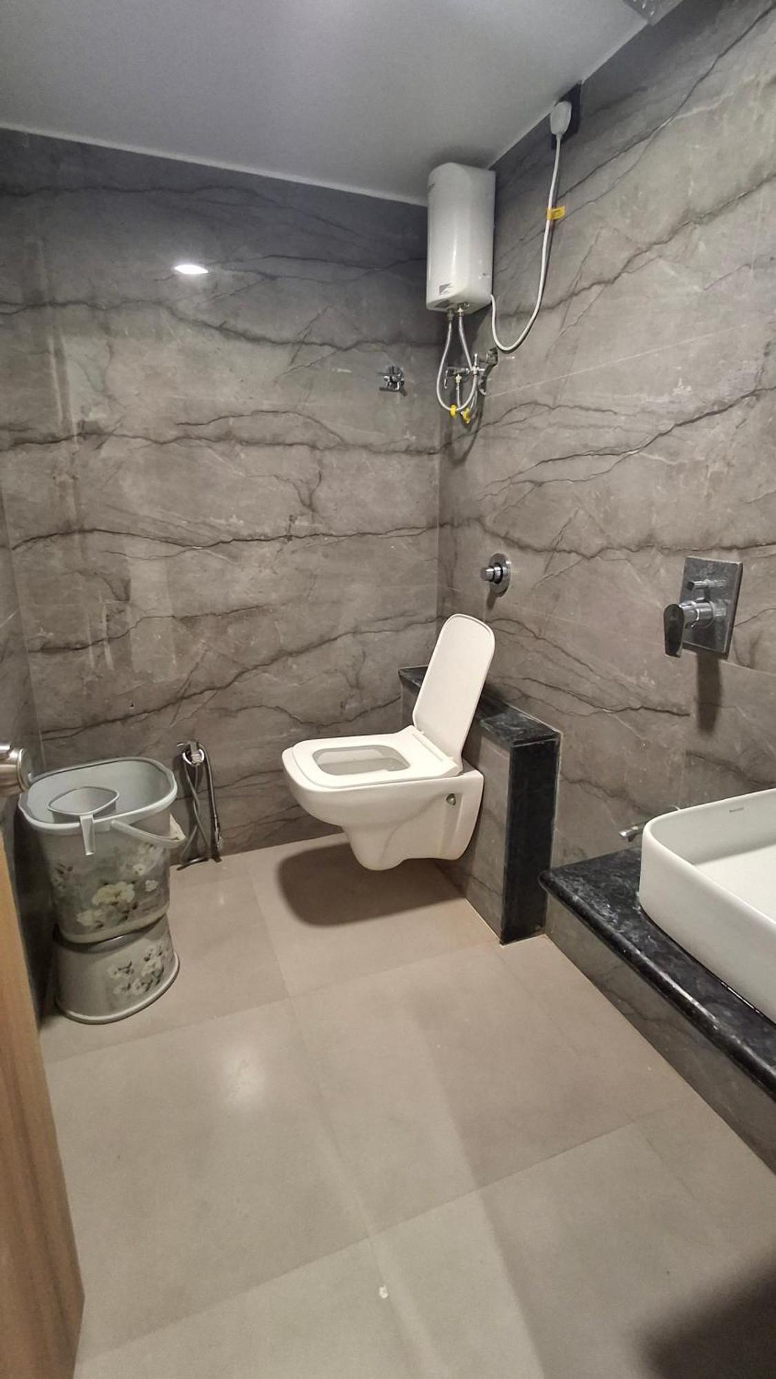 Rk Hotel *