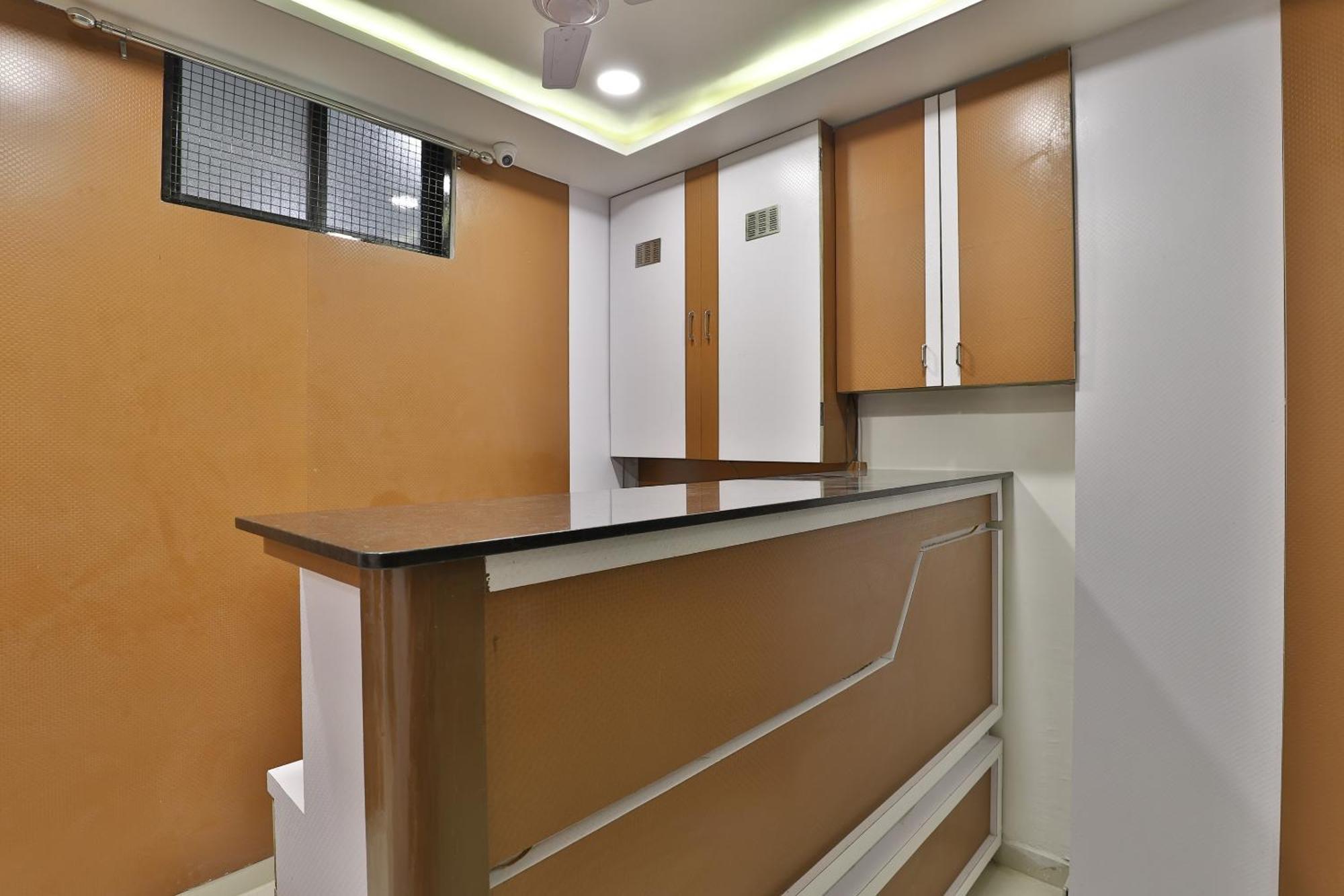 Hotel O Dev Palace Ahmedabad