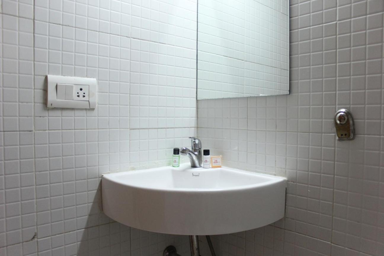 The Royal Plaza 2* Ahmedabad