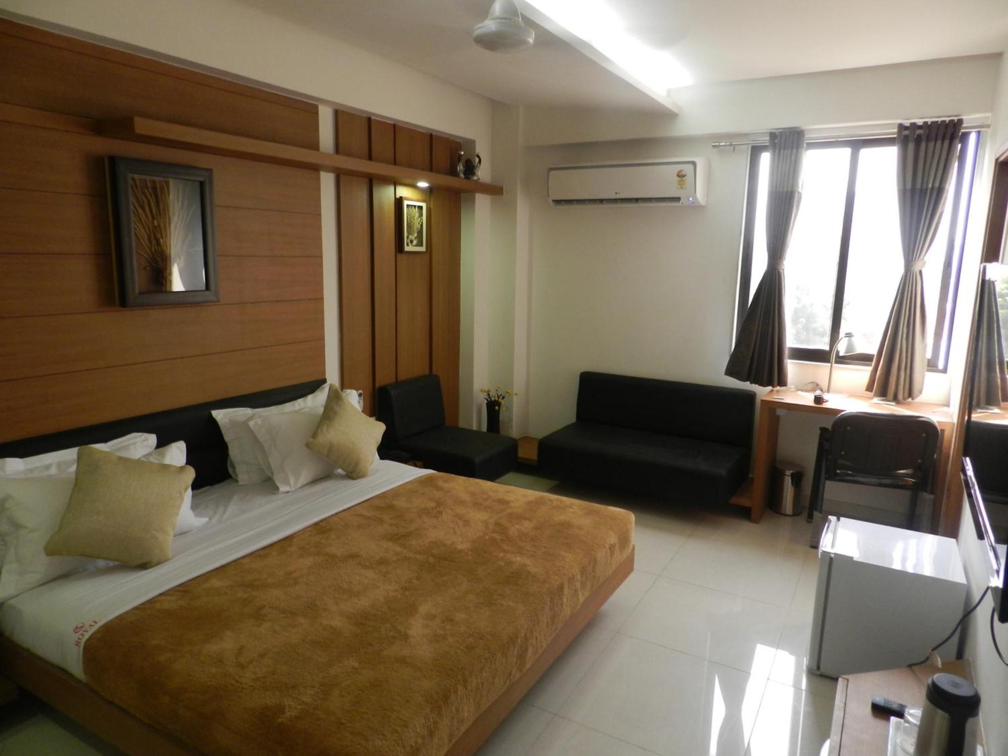 Hotel The Royal Plaza Ahmedabad
