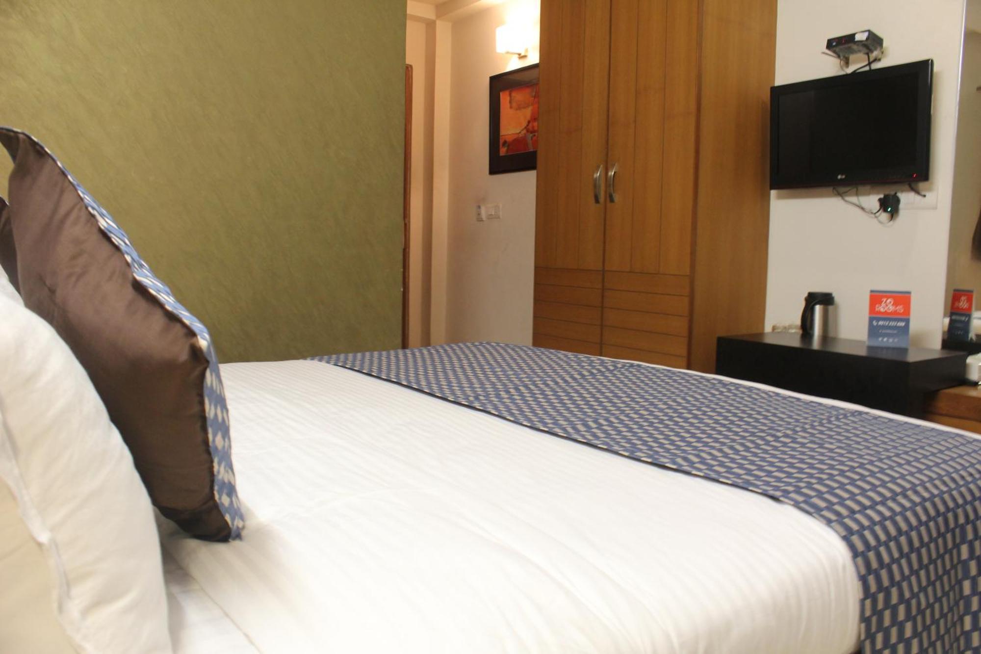 Hotel The Royal Plaza 2*