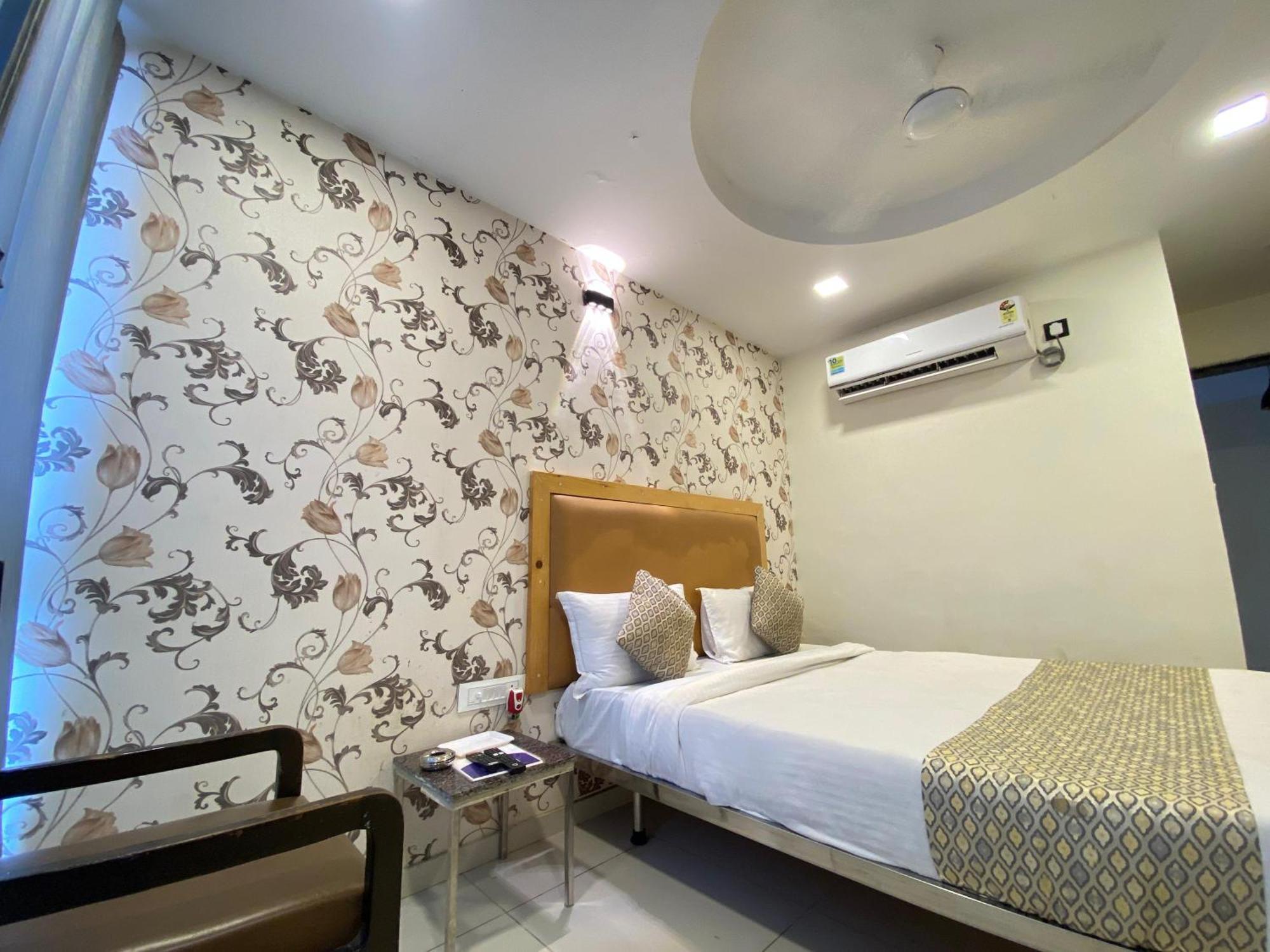 Alexa By Abc Hotel Ahmedabad