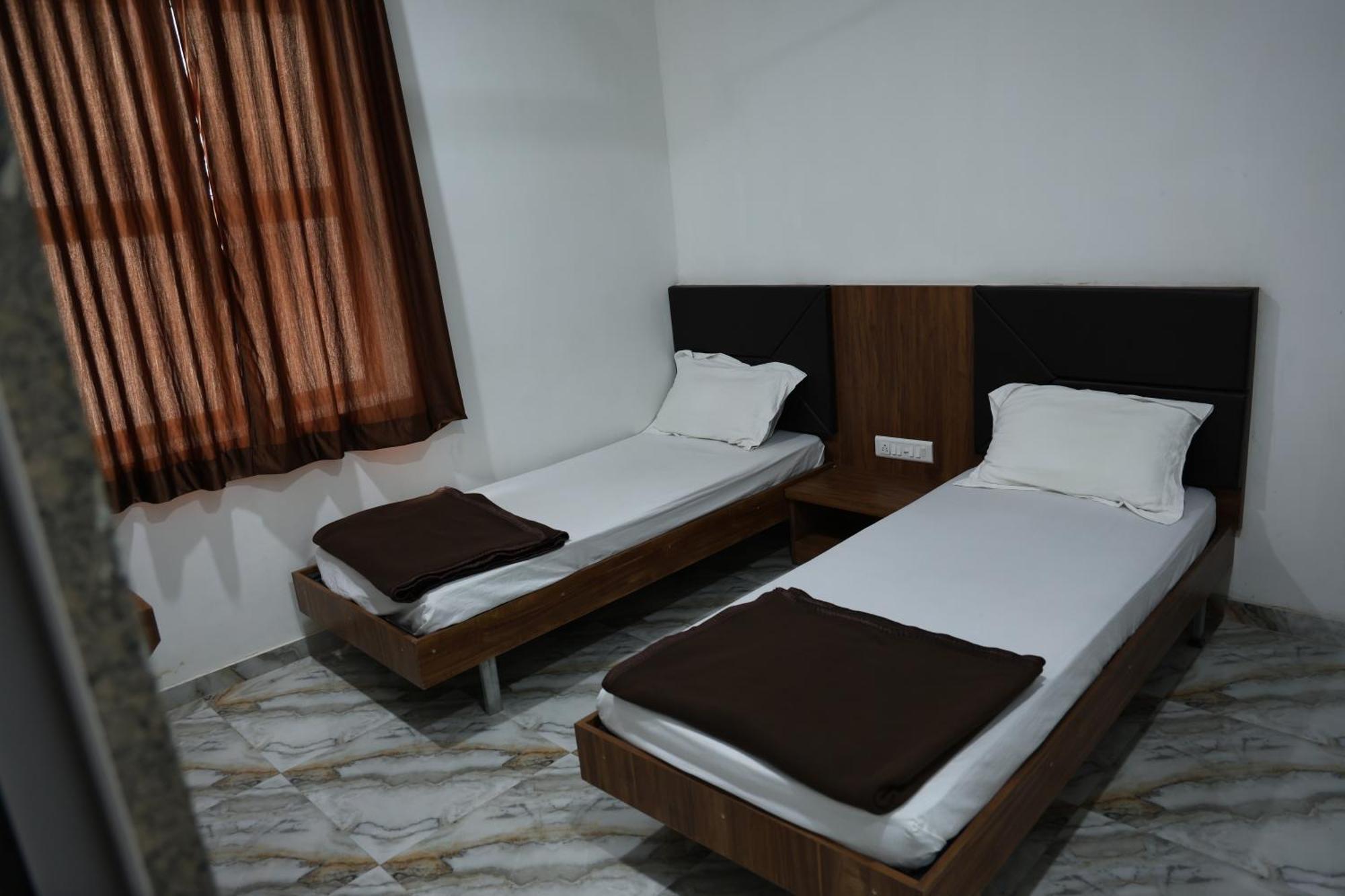 Aaram Kalupur Hotel Ahmedabad