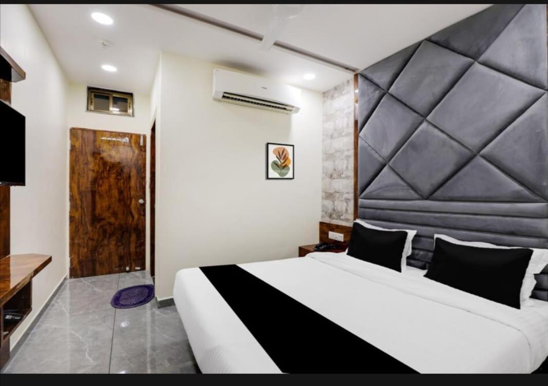 Sagun Cg Road Hotel 3*