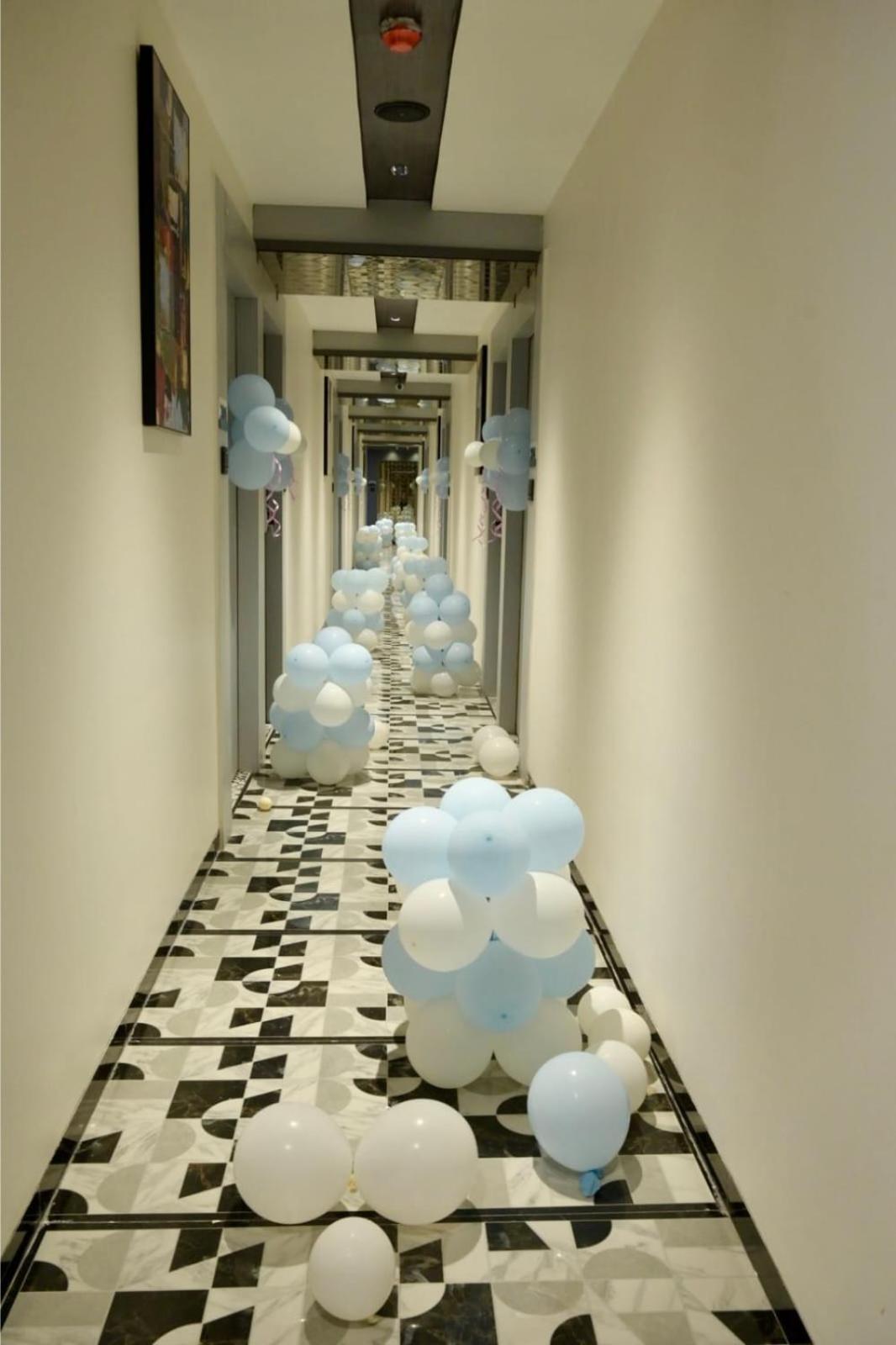 Dream Hotel *