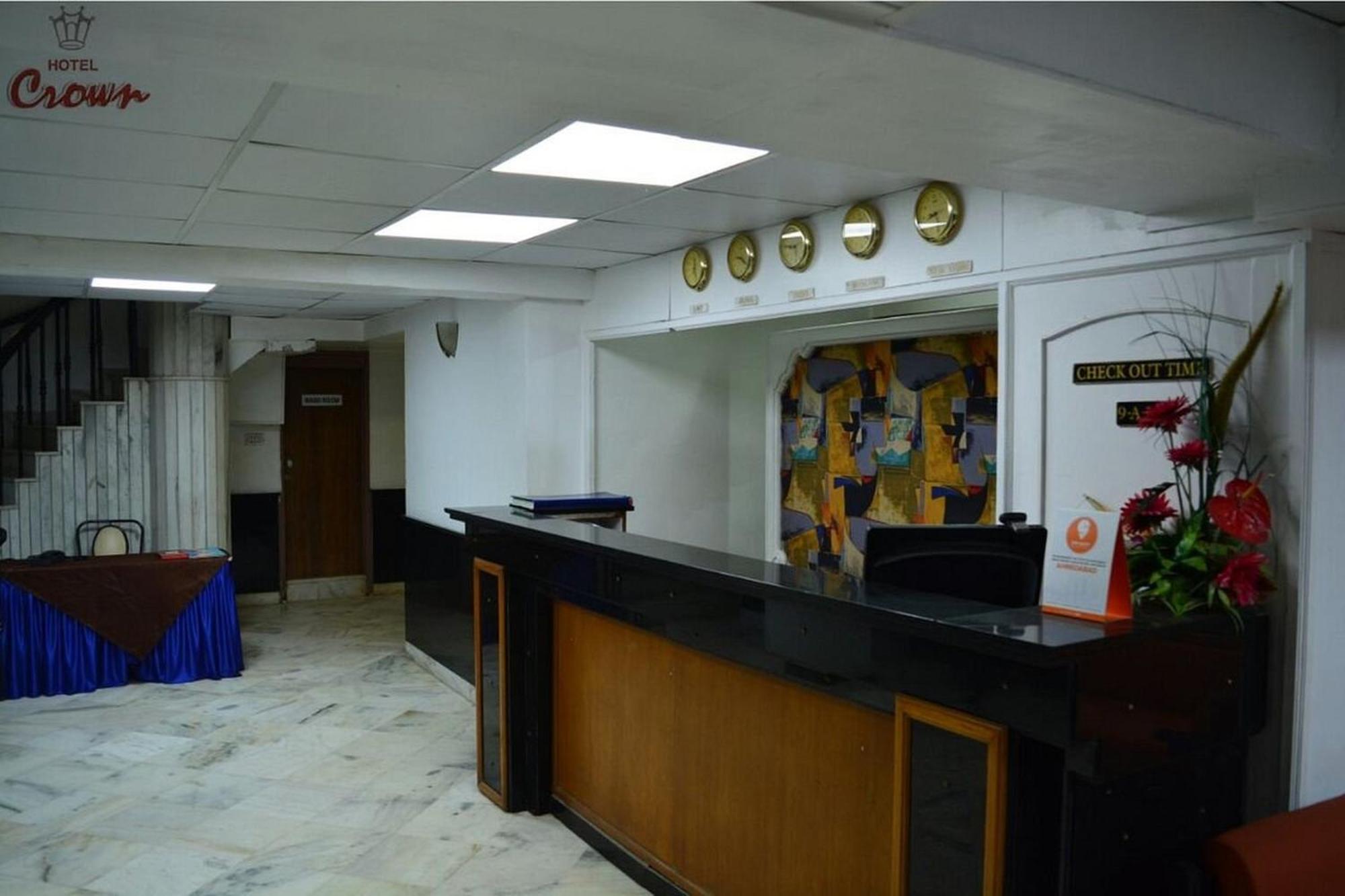 Crown Hotel 3*