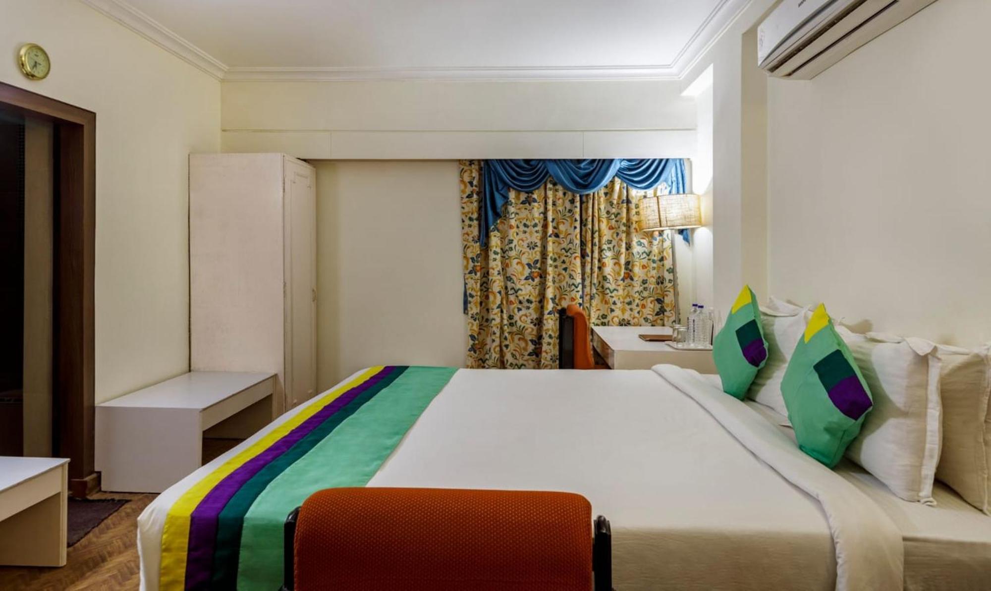 Hotel Crown 3*
