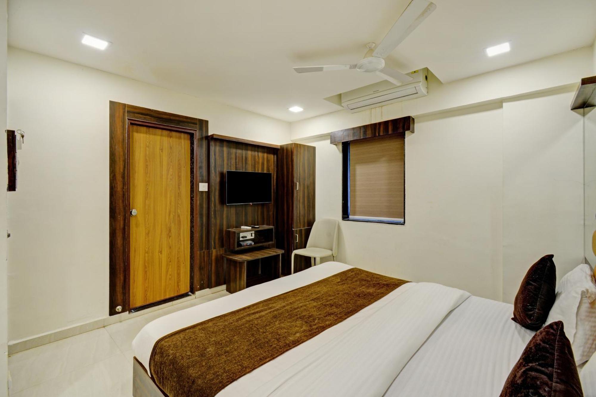 Hotel Royal Ican Sindhubhavan Road